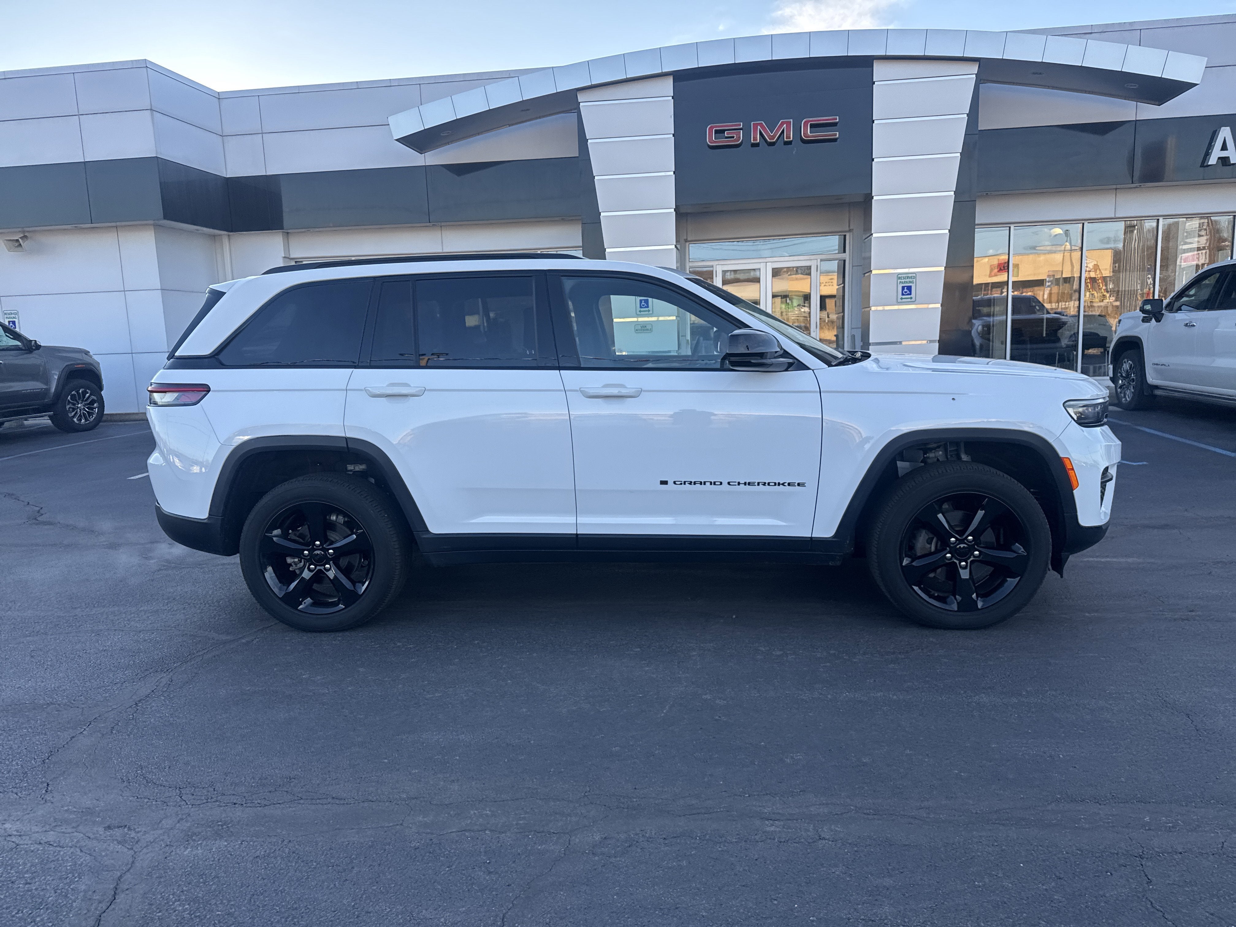2023 Jeep Grand Cherokee Altitude