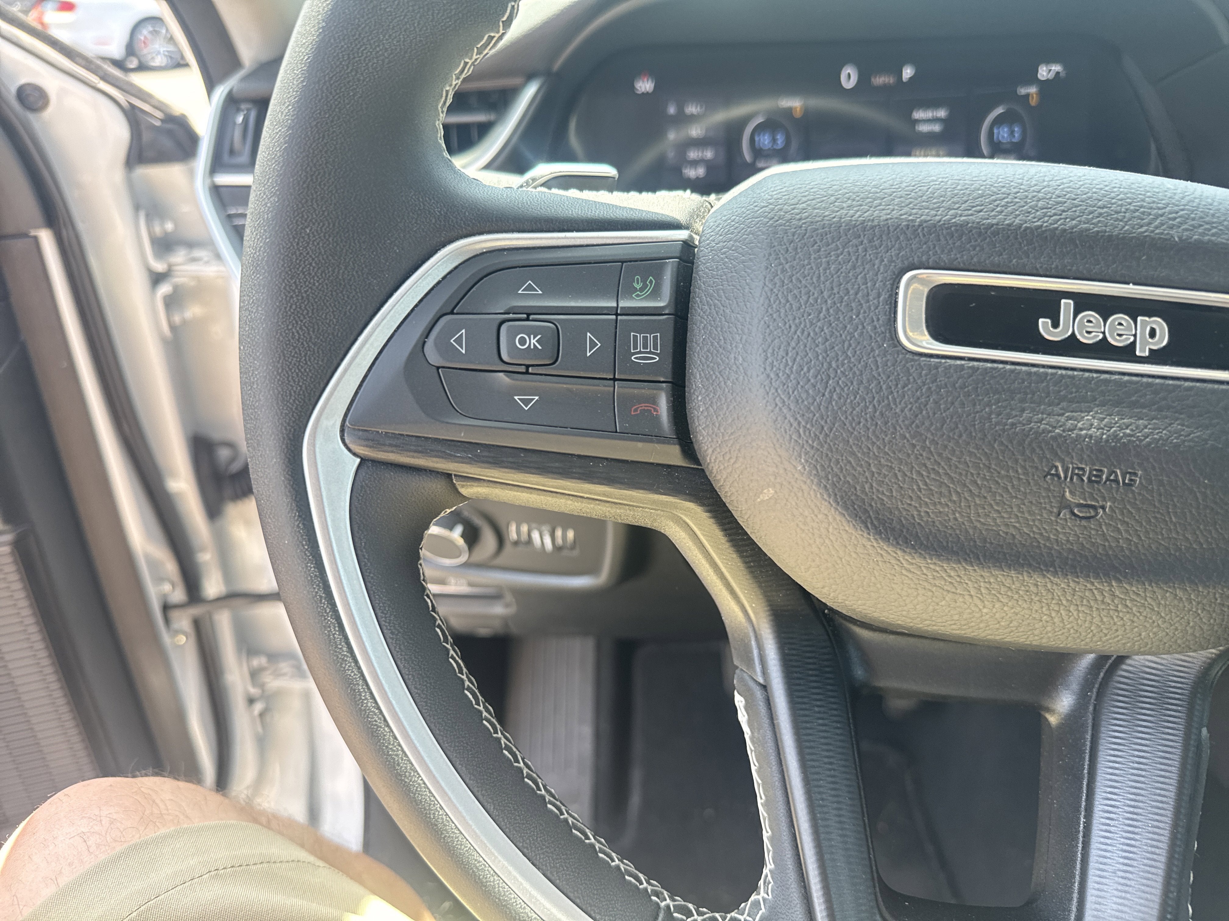 2023 Jeep Grand Cherokee Laredo