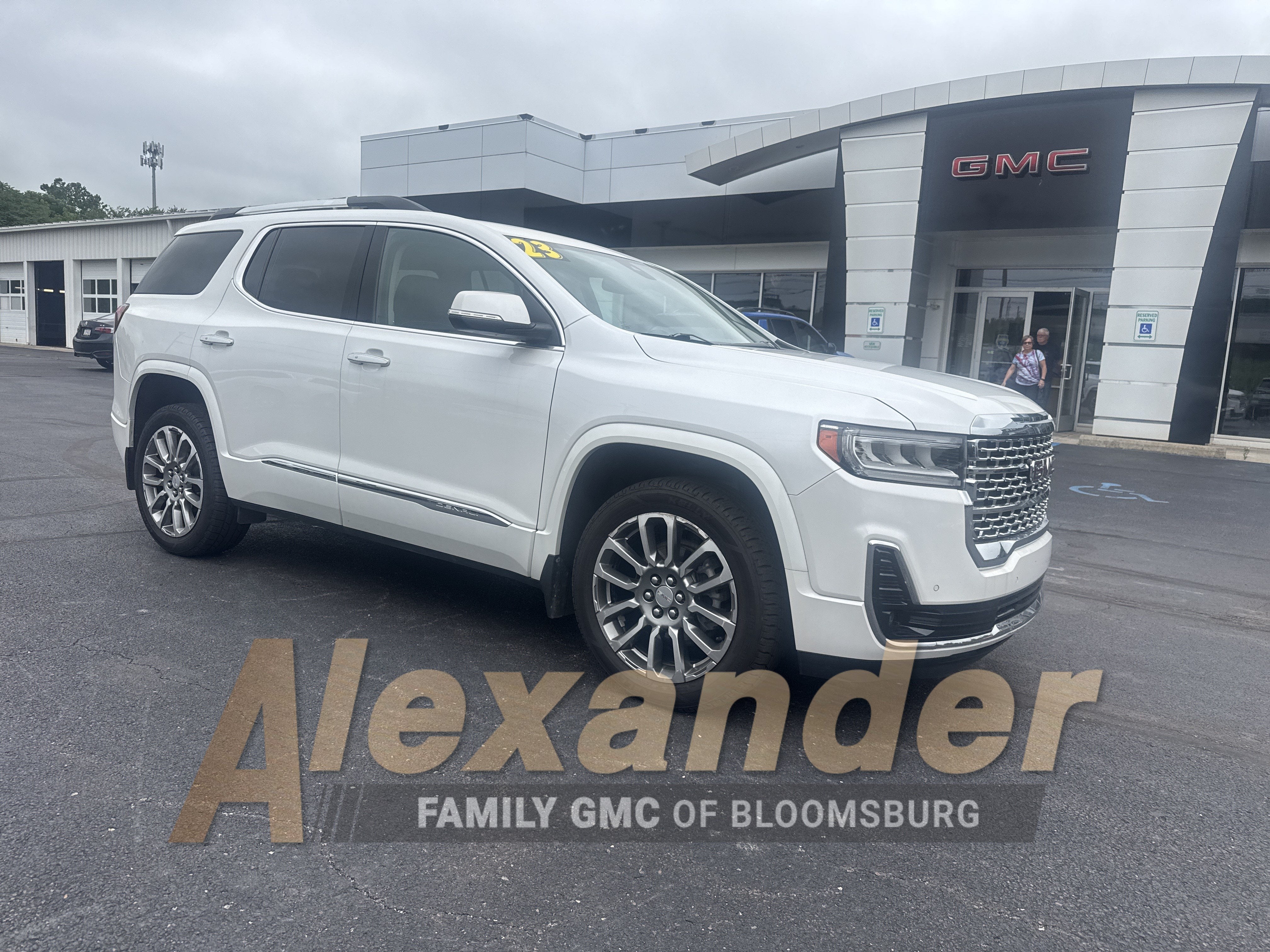 2023 GMC Acadia Denali