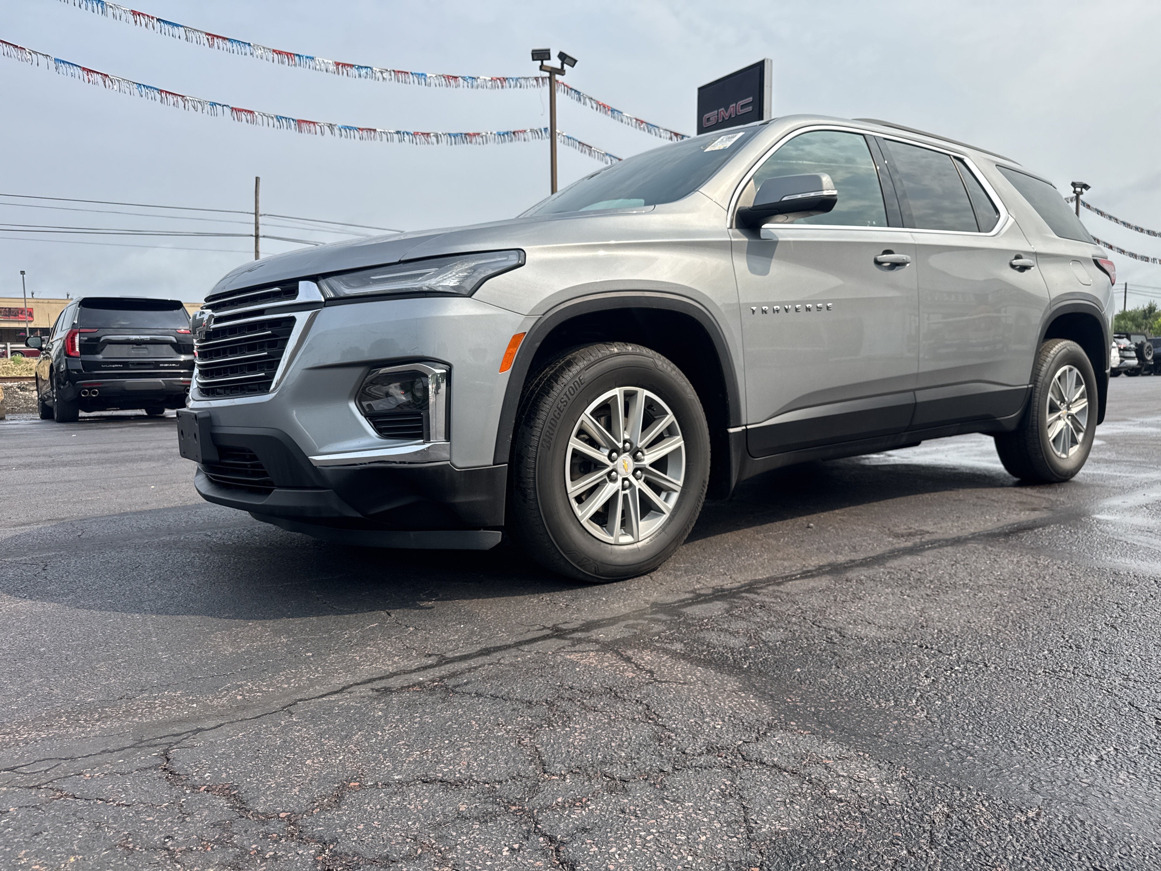 2023 Chevrolet Traverse LT Cloth