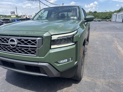 2024 Nissan Frontier SL