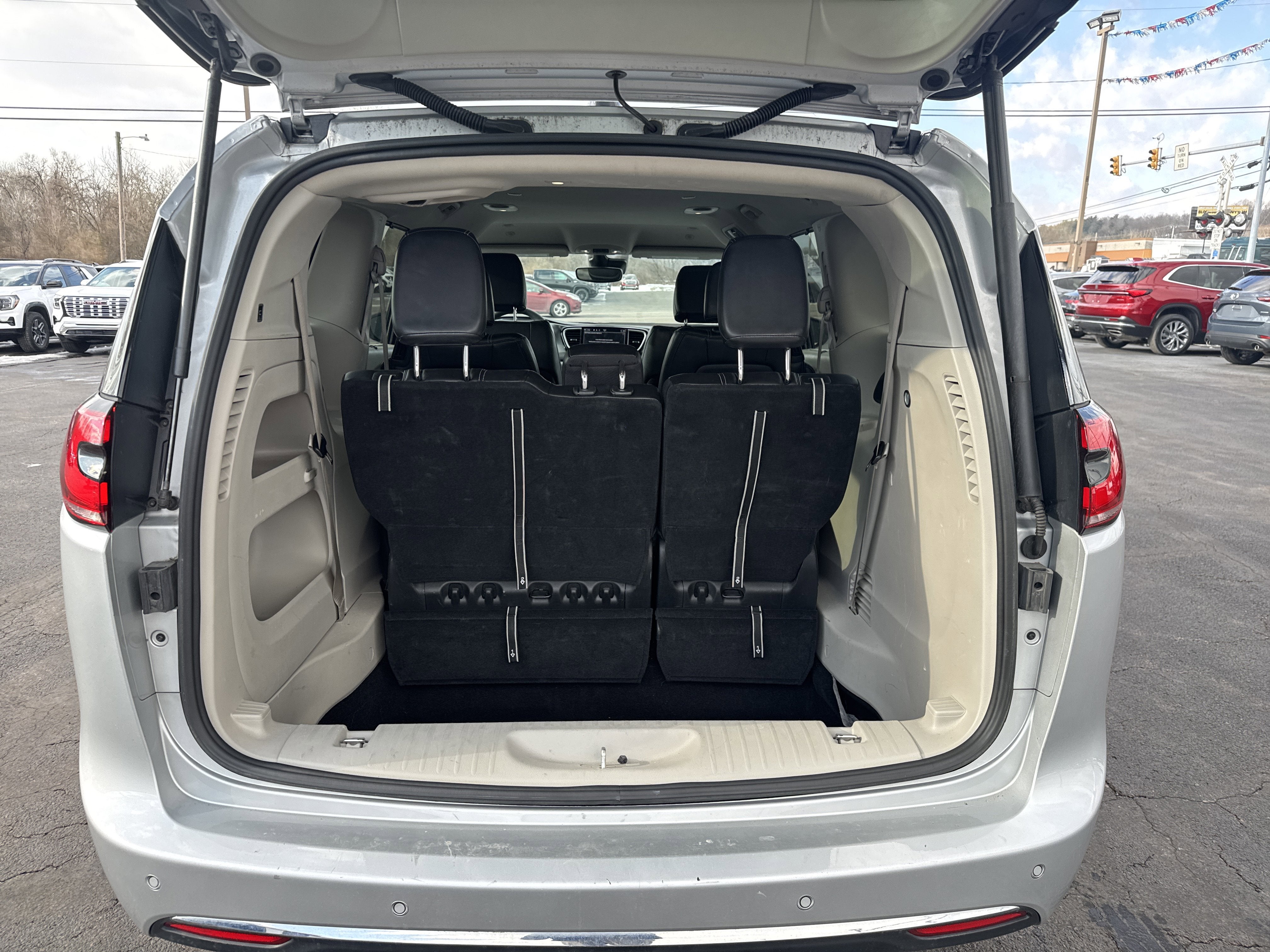 2024 Chrysler Pacifica Touring L