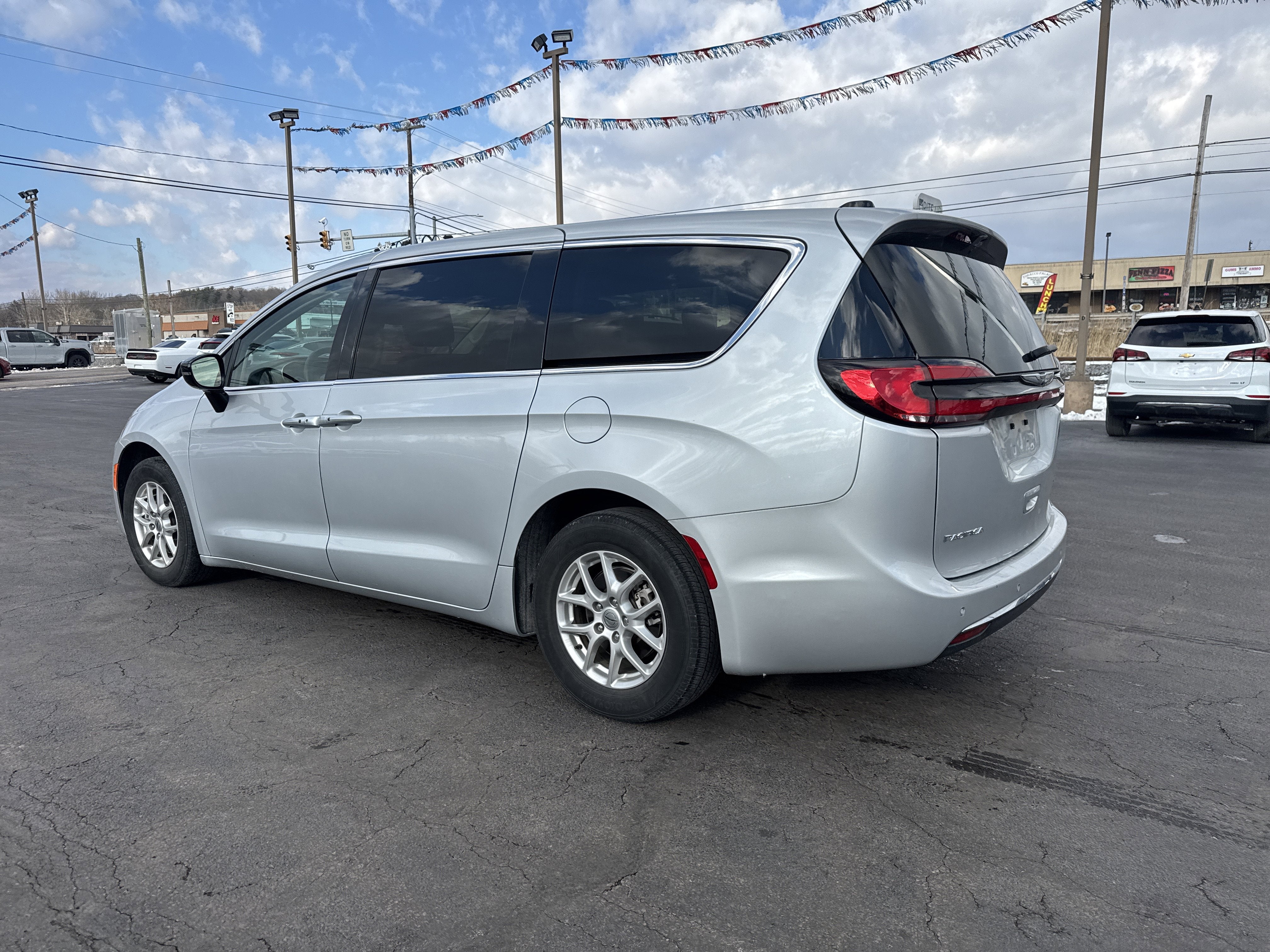 2024 Chrysler Pacifica Touring L