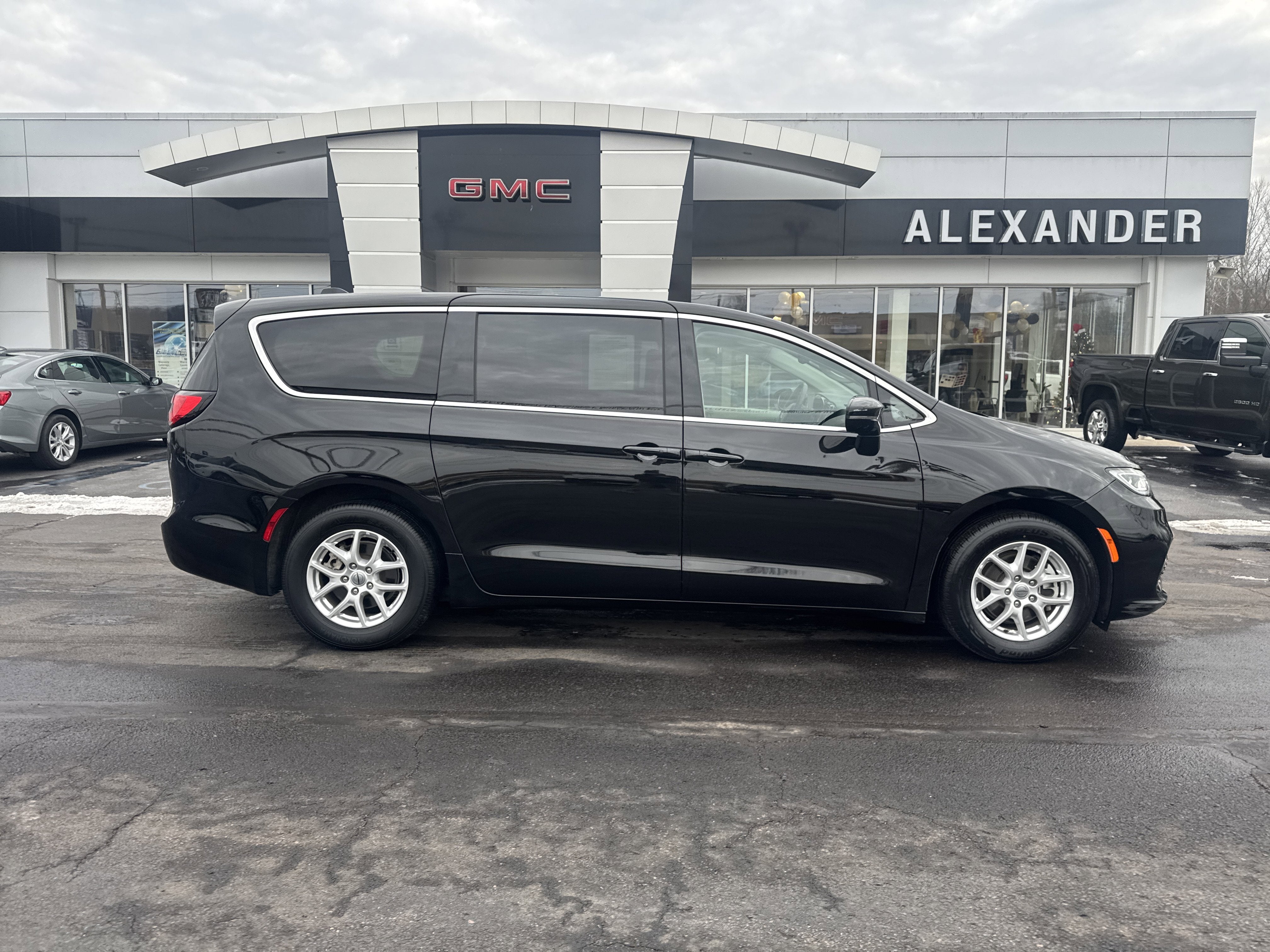 2024 Chrysler Pacifica Touring L