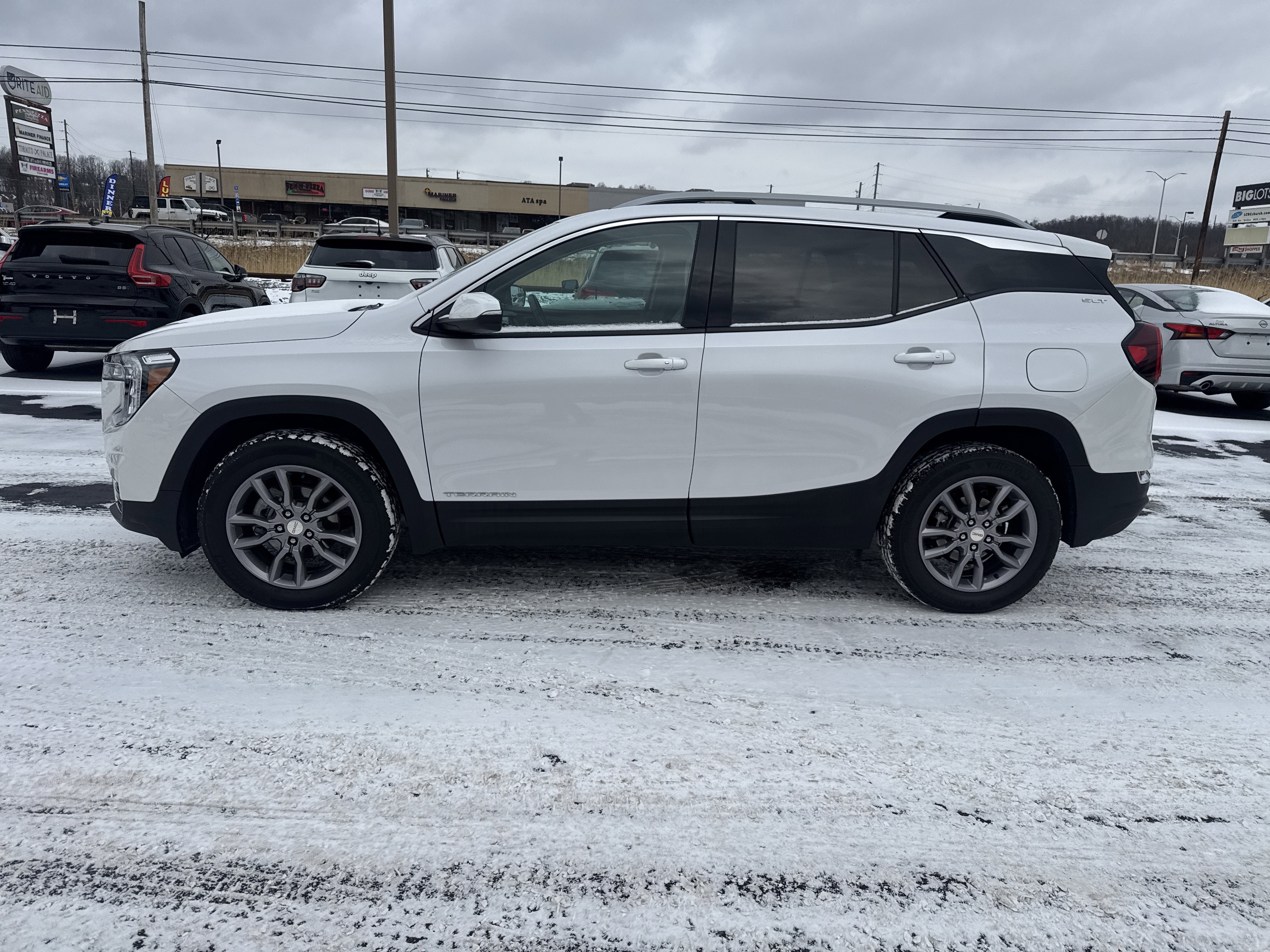 2023 GMC Terrain SLT