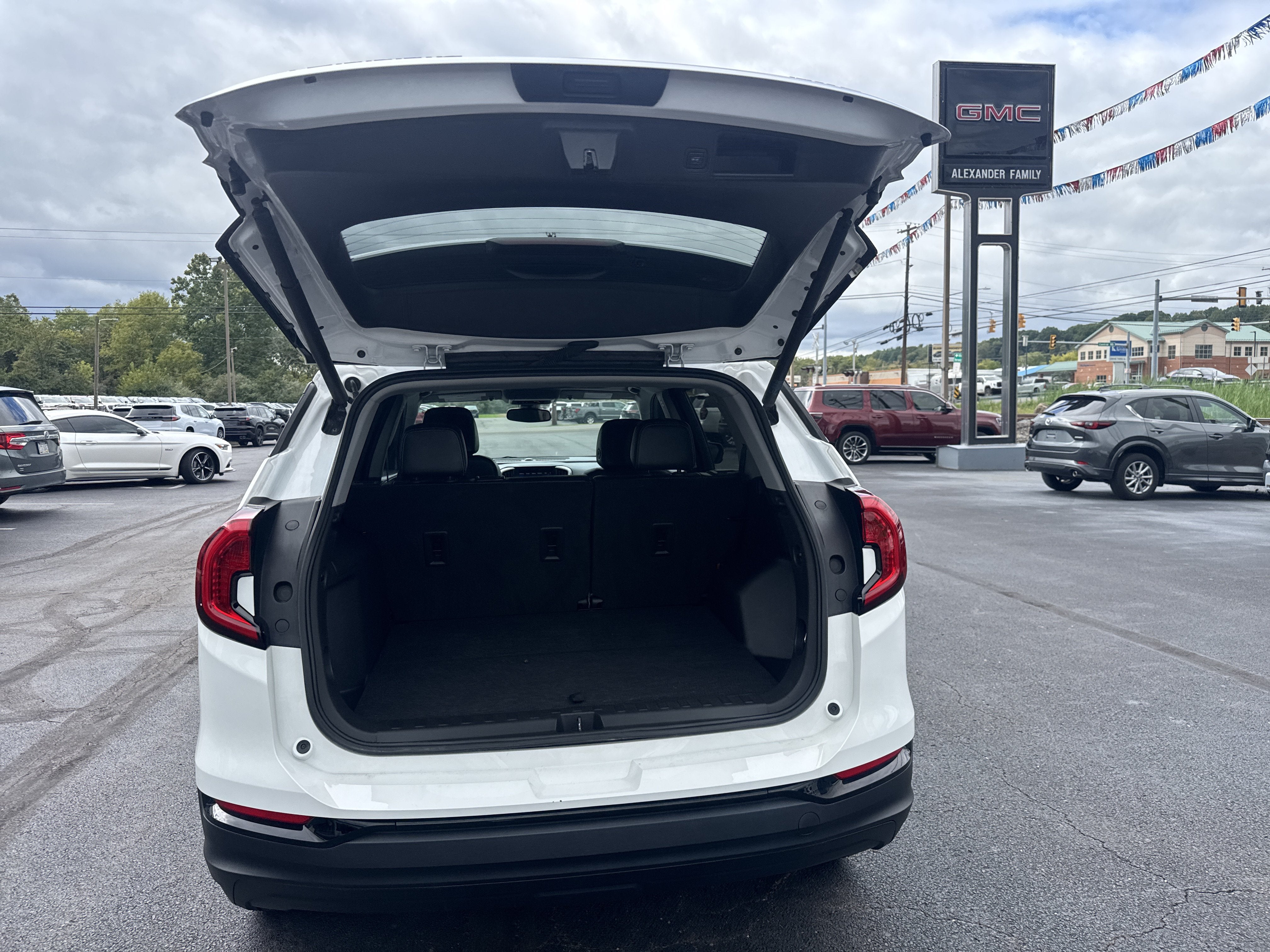 2023 GMC Terrain SLT