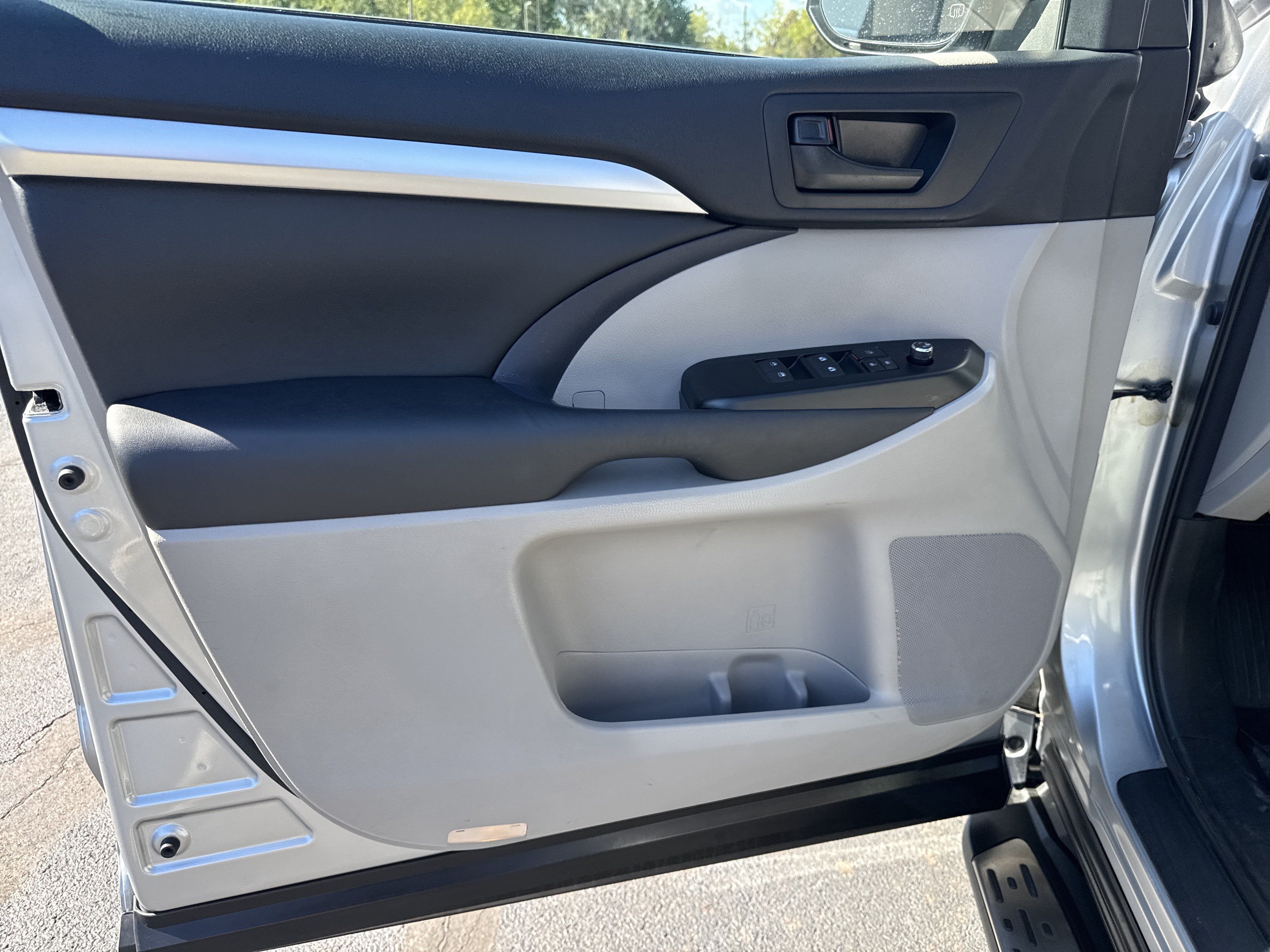 2015 Toyota Highlander LE