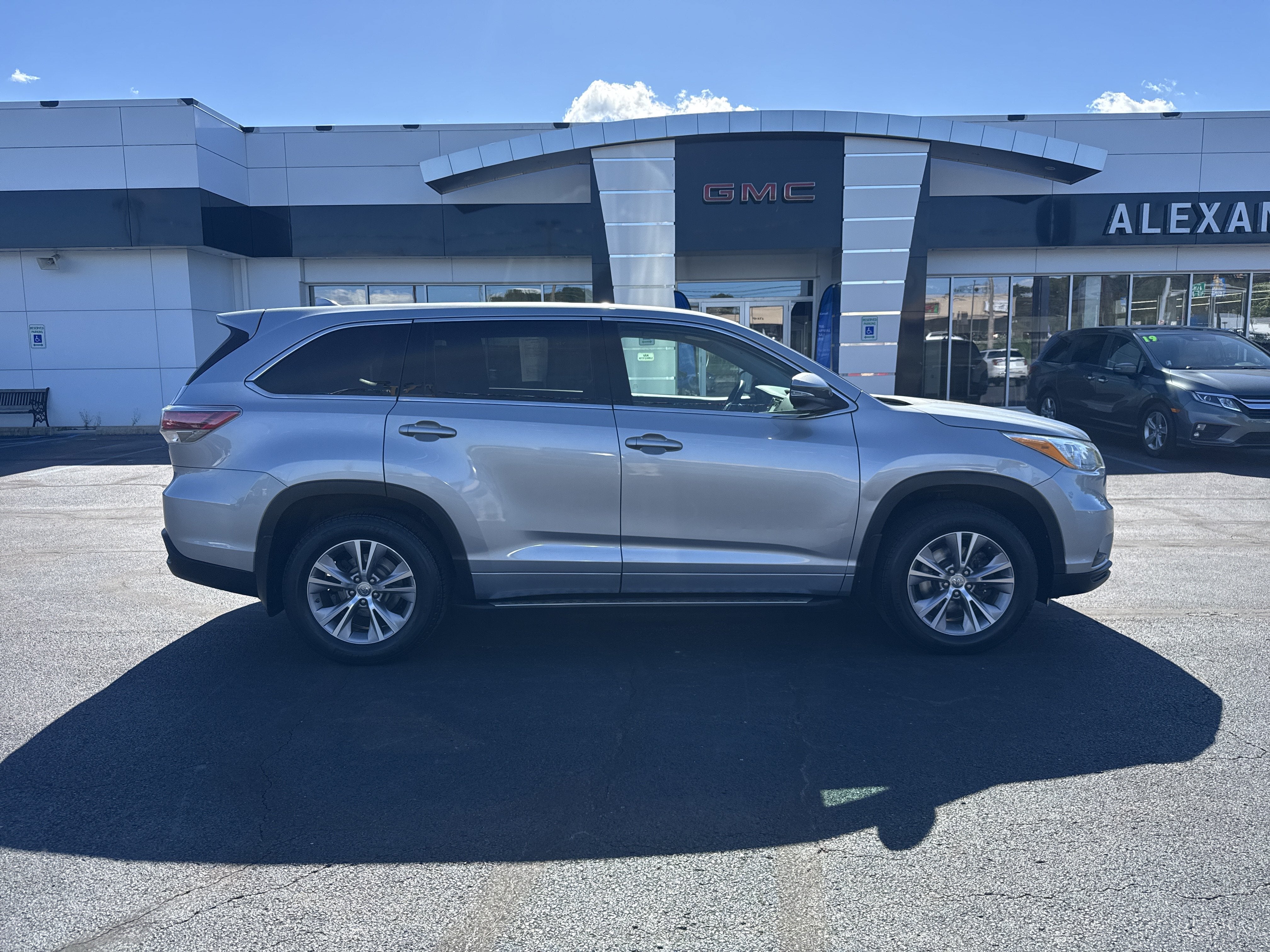 2015 Toyota Highlander LE
