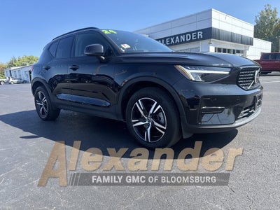 2024 Volvo XC40 Core Bright Theme