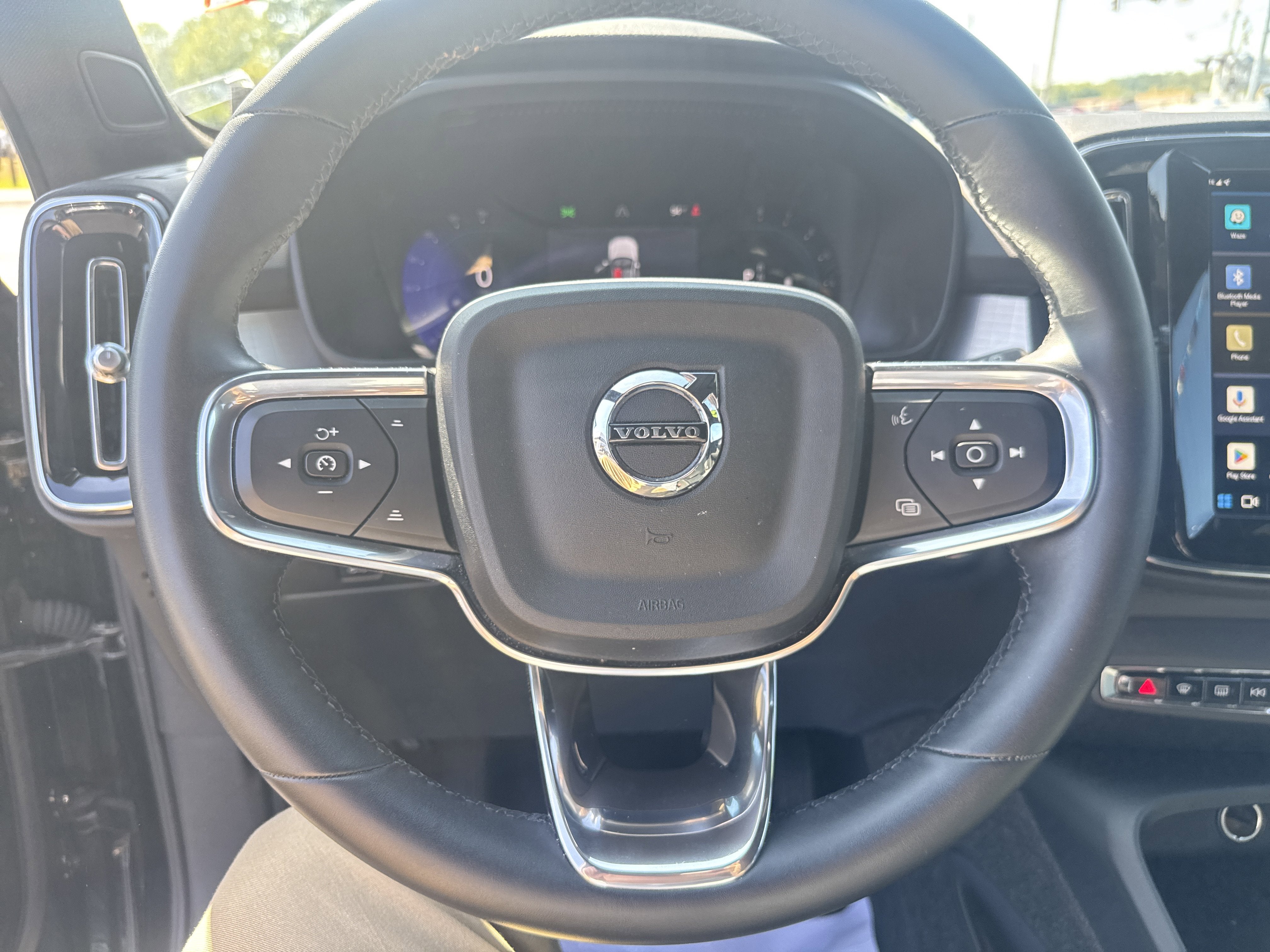 2024 Volvo XC40 Core Bright Theme