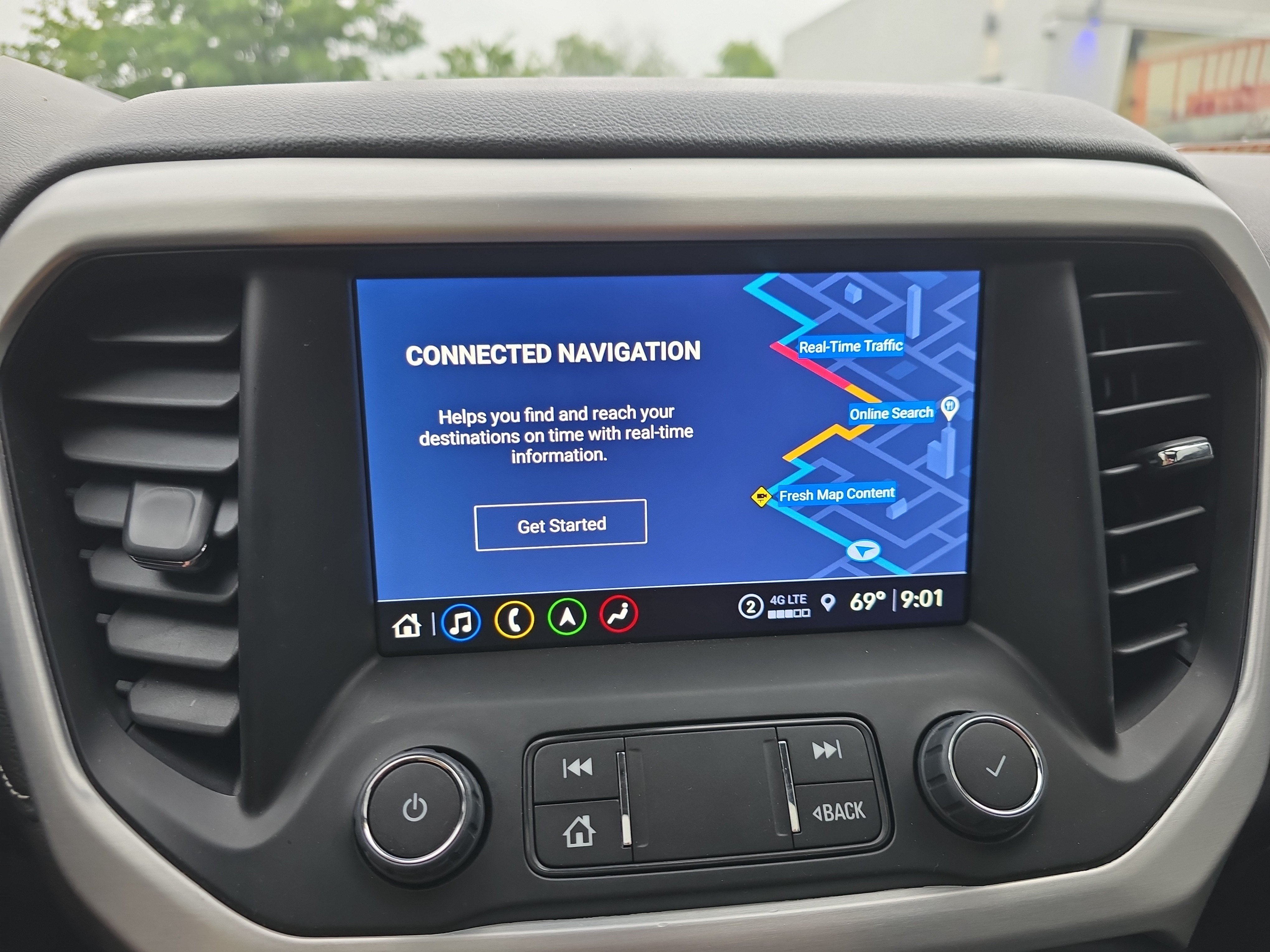 2023 GMC Acadia SLT
