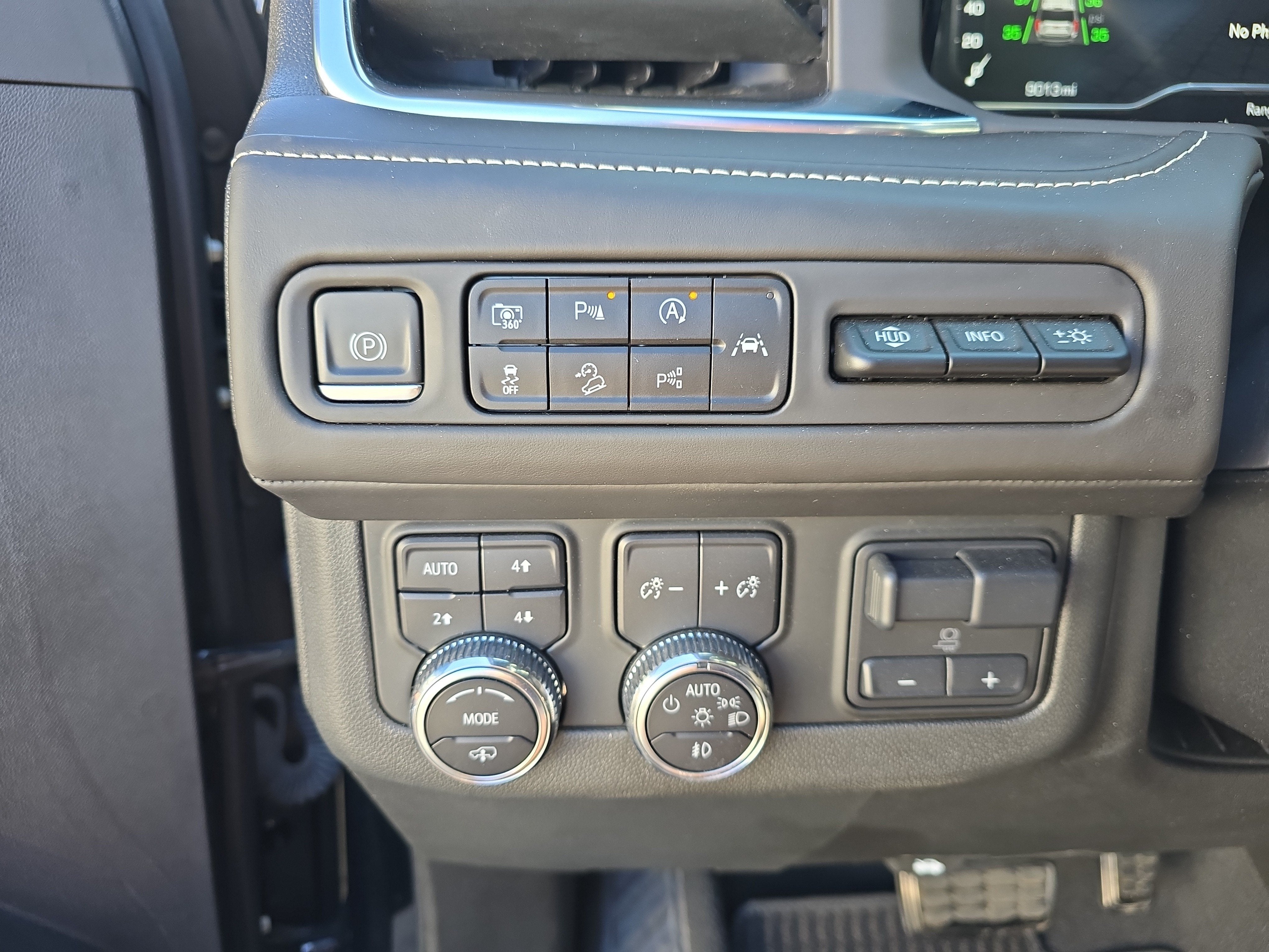 2023 GMC Yukon XL Denali Ultimate