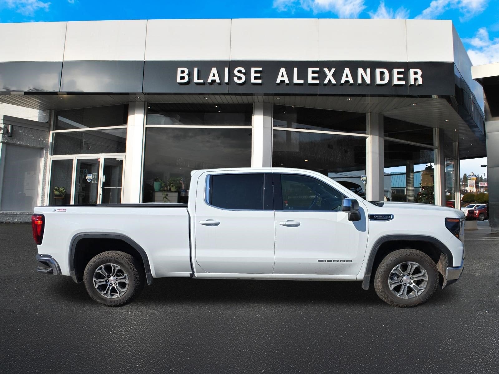 2023 GMC Sierra 1500 SLE