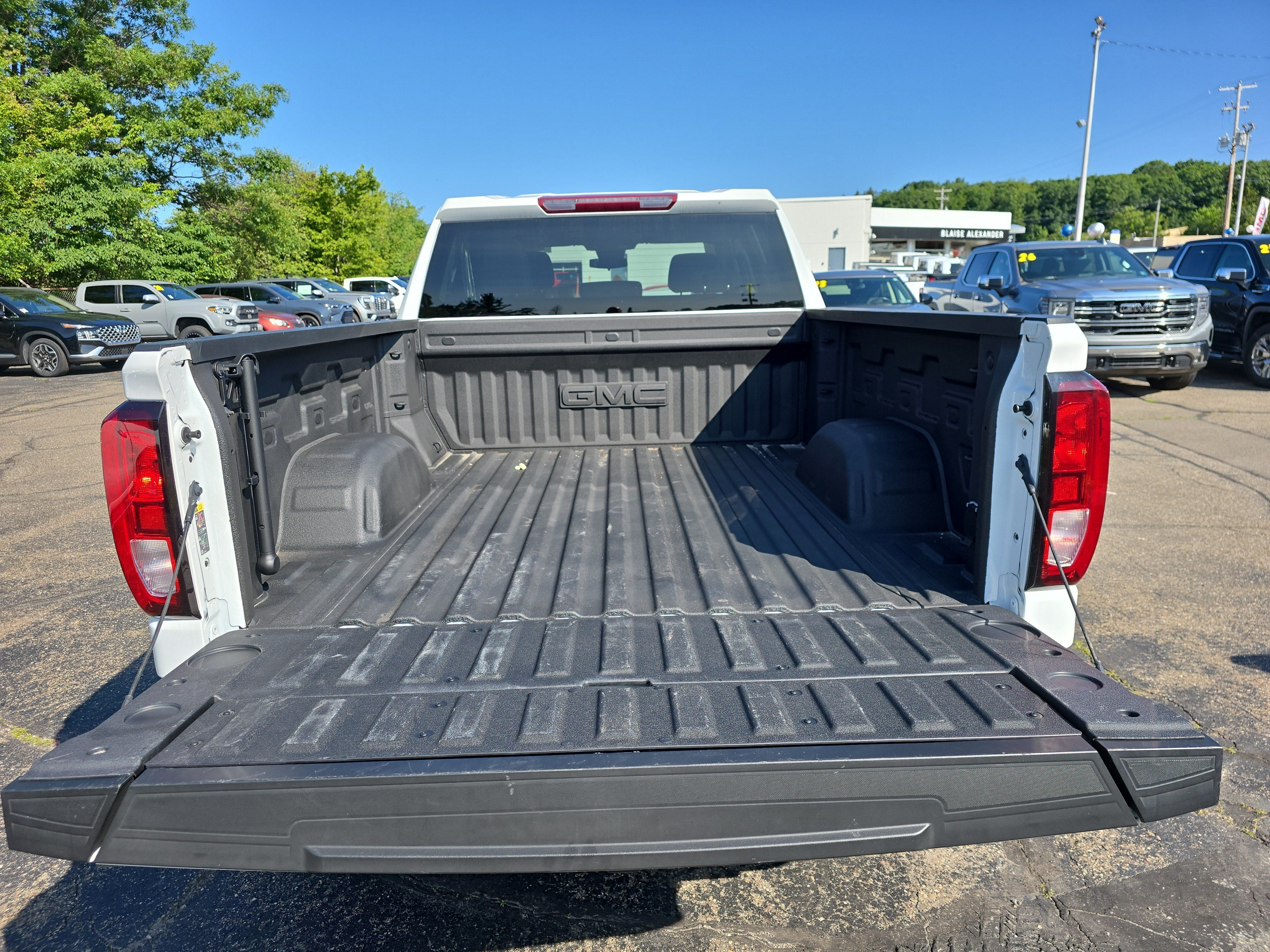2023 GMC Sierra 1500 SLE