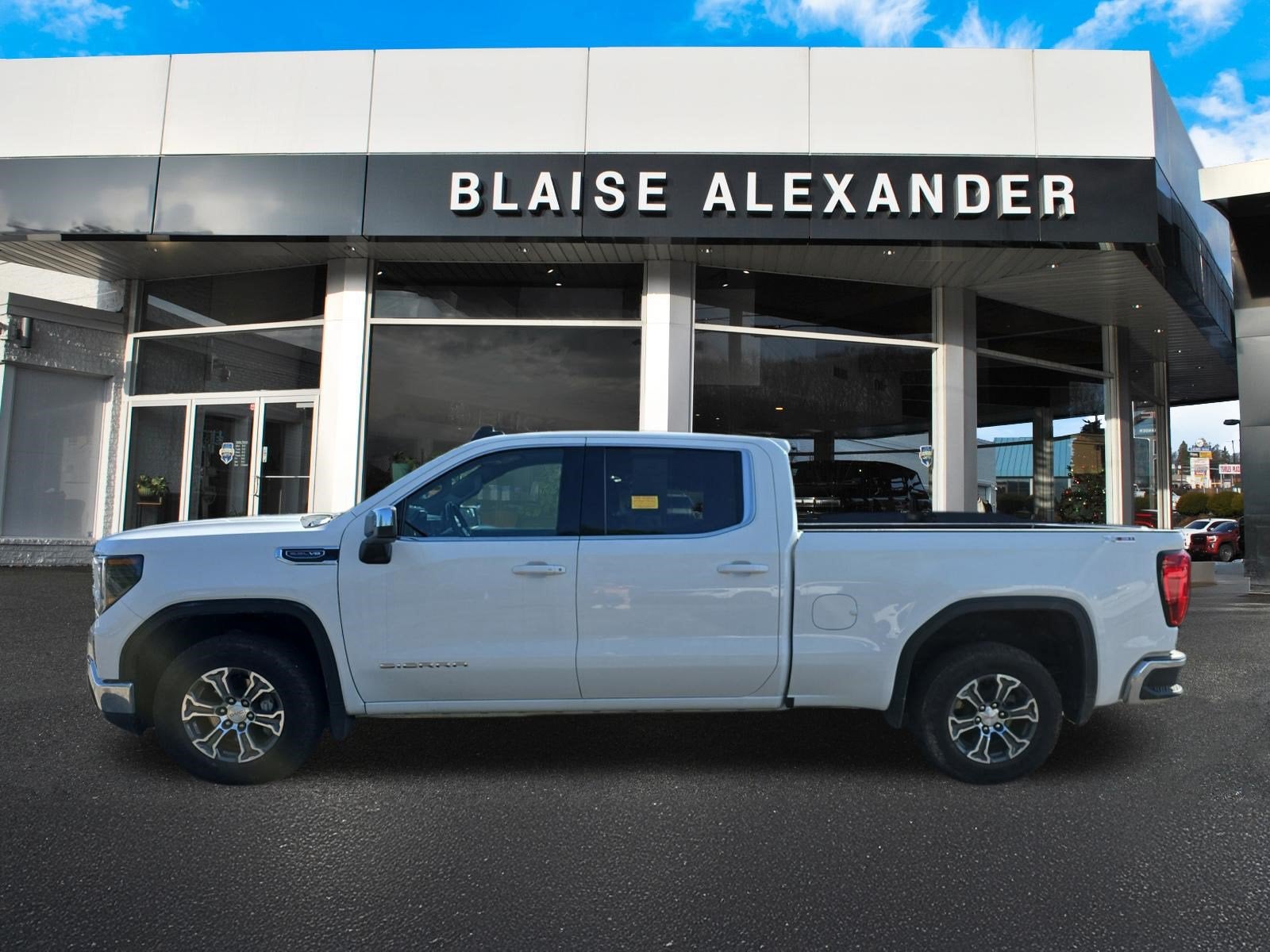 2023 GMC Sierra 1500 SLE