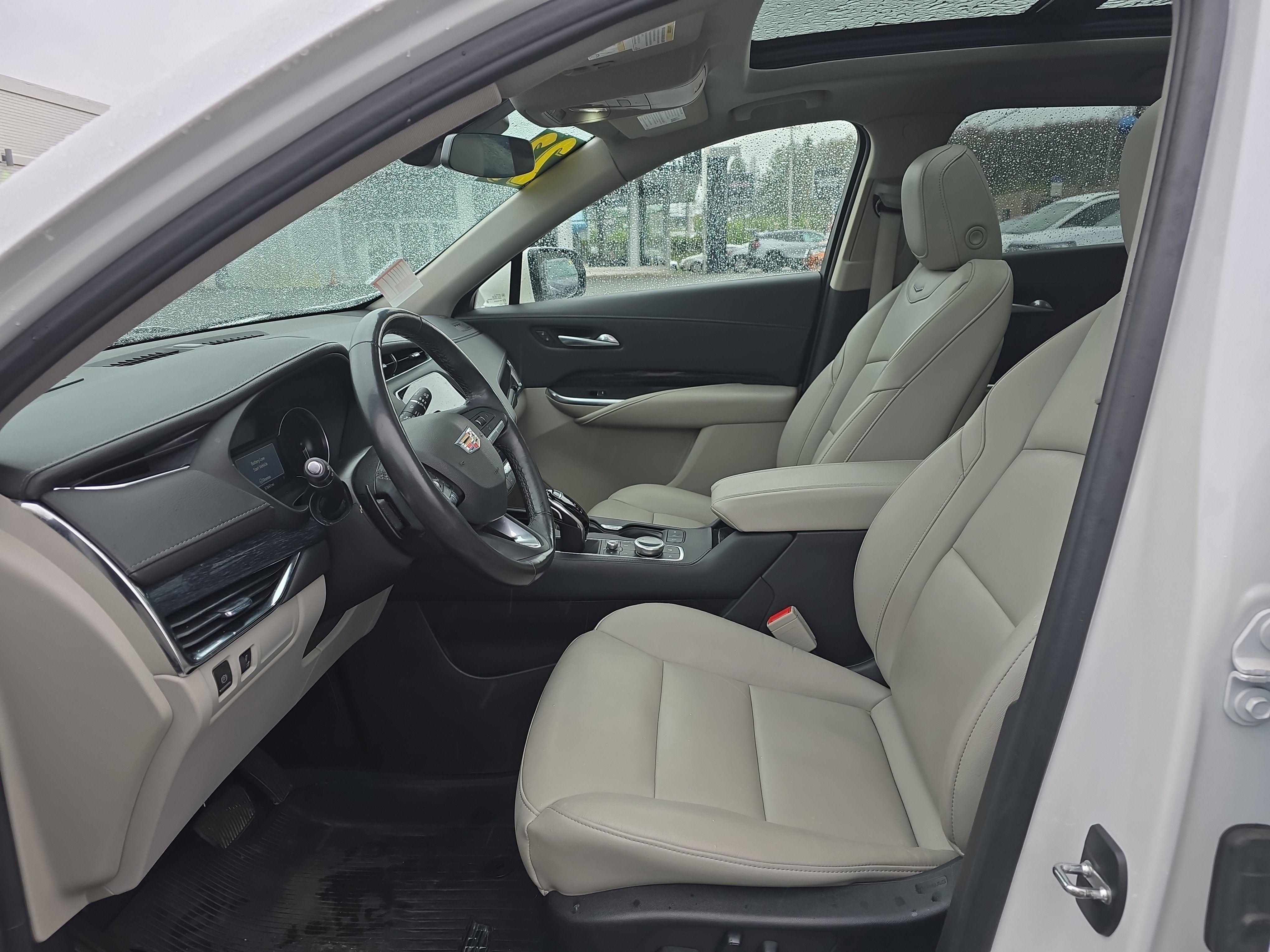 2023 Cadillac XT4 Premium Luxury