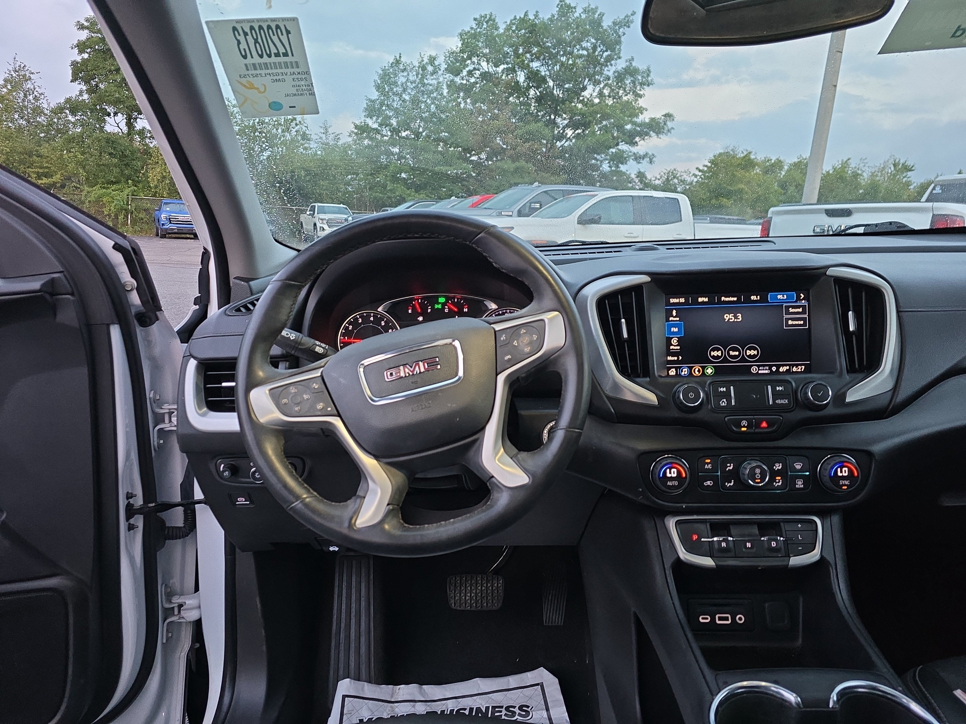2023 GMC Terrain SLT