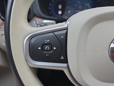 2022 Volvo XC60 Momentum