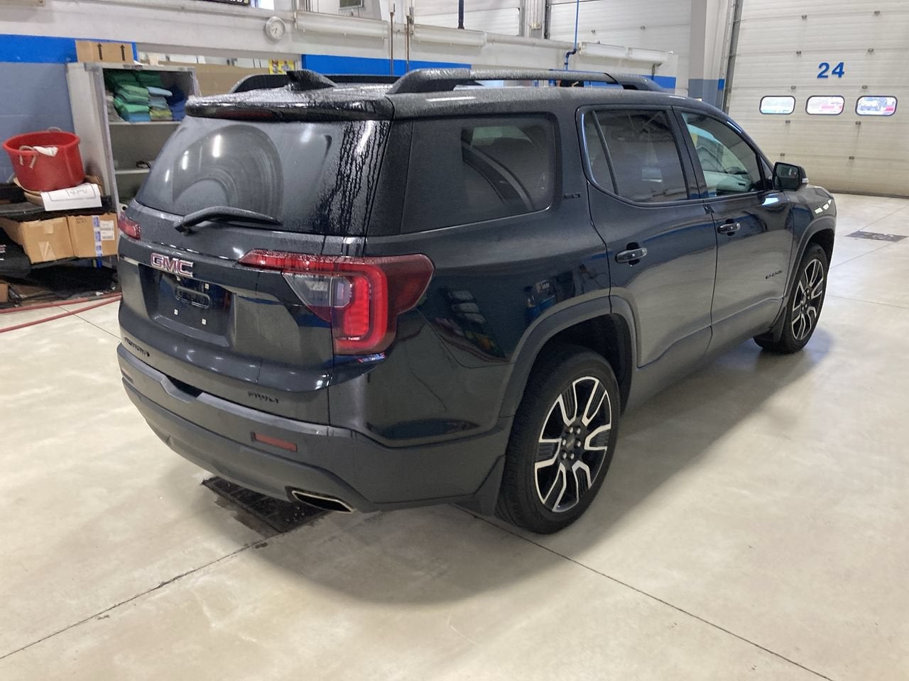 2021 GMC Acadia SLT