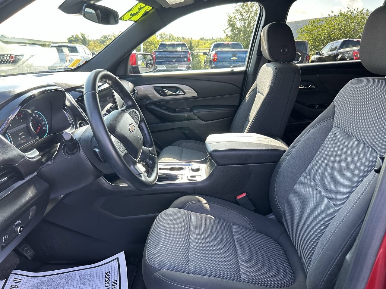 2023 Chevrolet Traverse LT Cloth