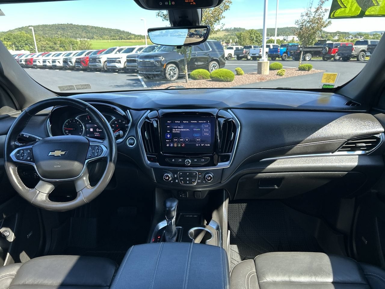 2022 Chevrolet Traverse LT Leather