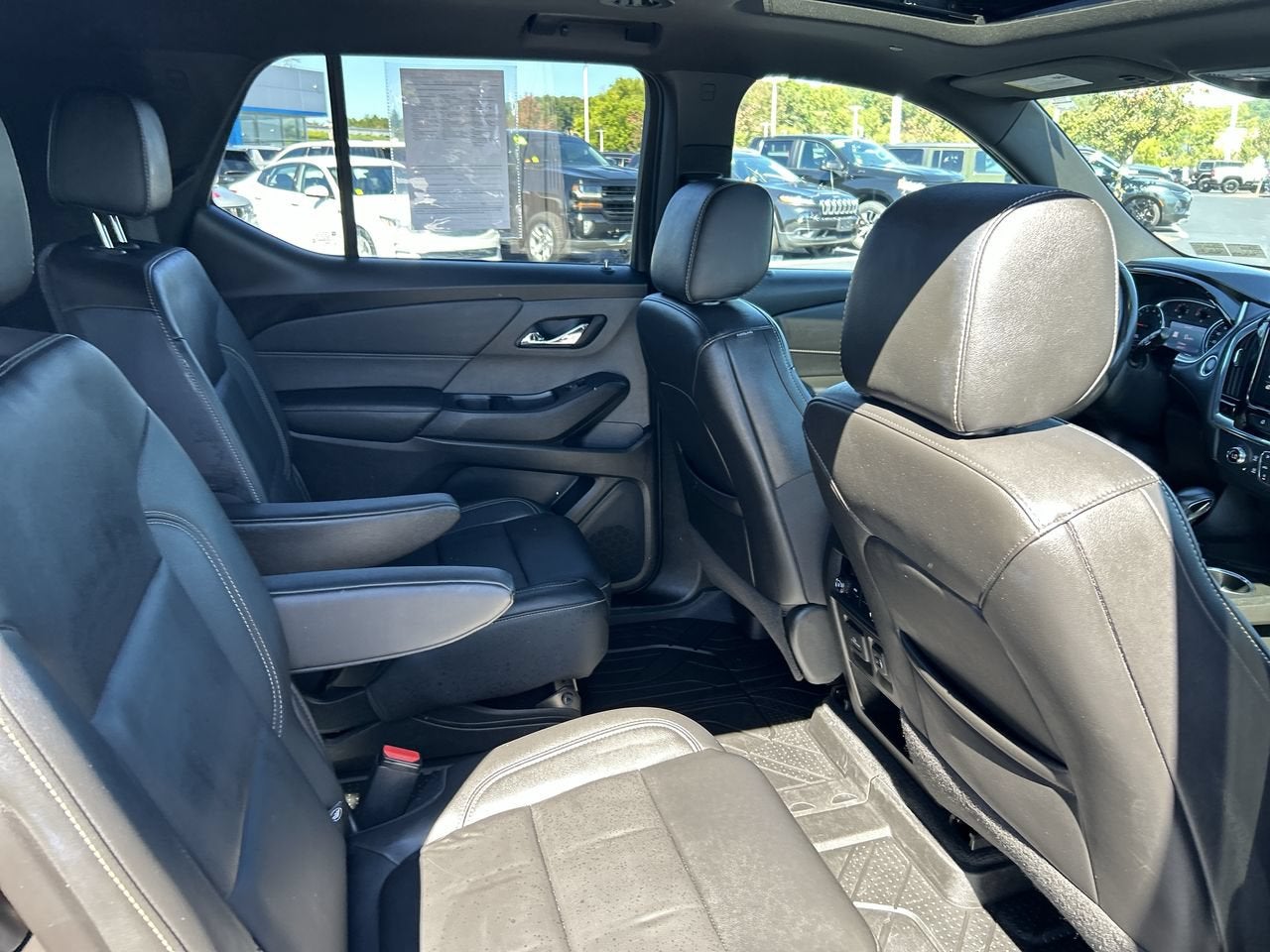 2022 Chevrolet Traverse LT Leather