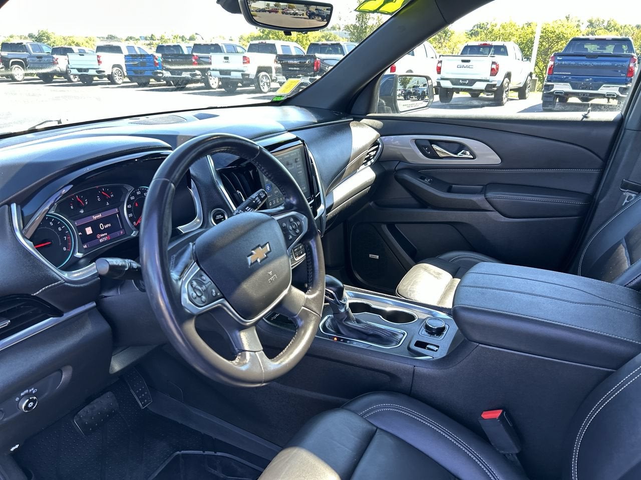 2022 Chevrolet Traverse LT Leather