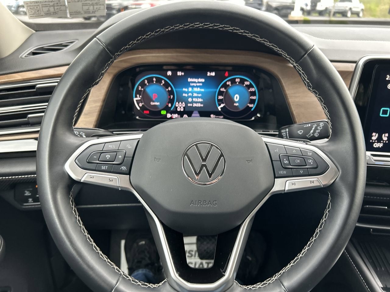 2025 Volkswagen Atlas 2.0T SE w/Technology