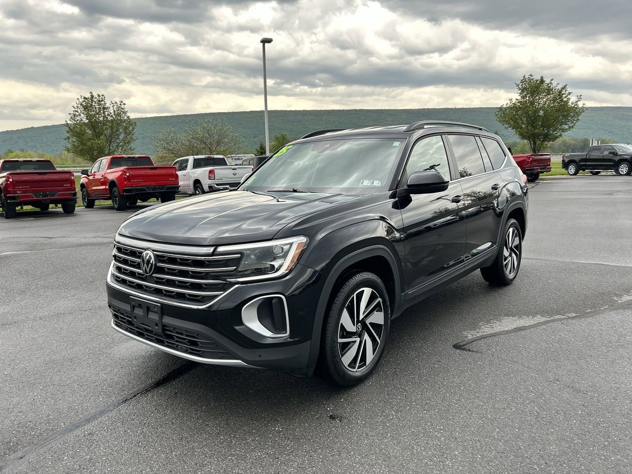2025 Volkswagen Atlas 2.0T SE w/Technology