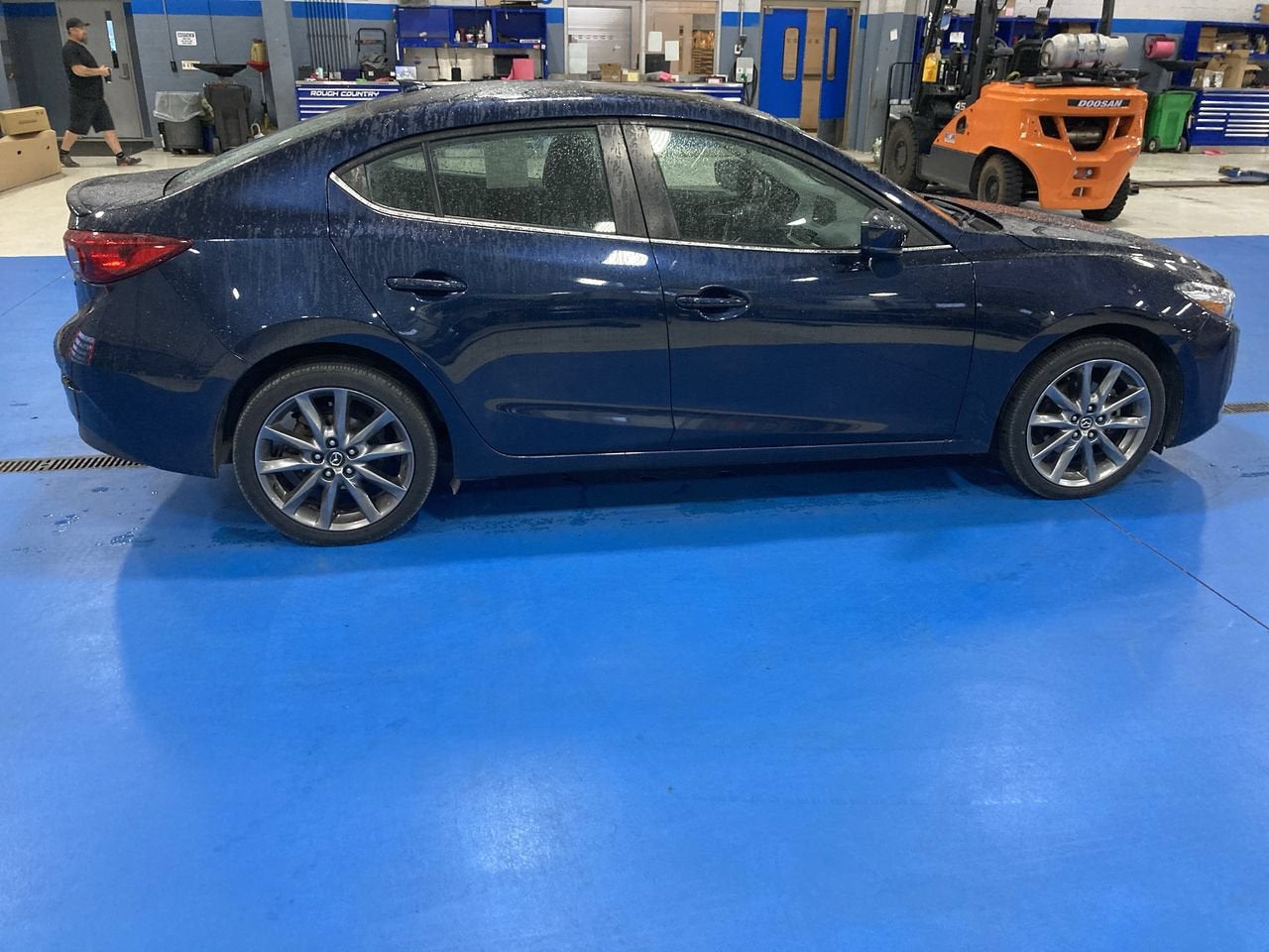 2018 Mazda Mazda3 4-Door Touring