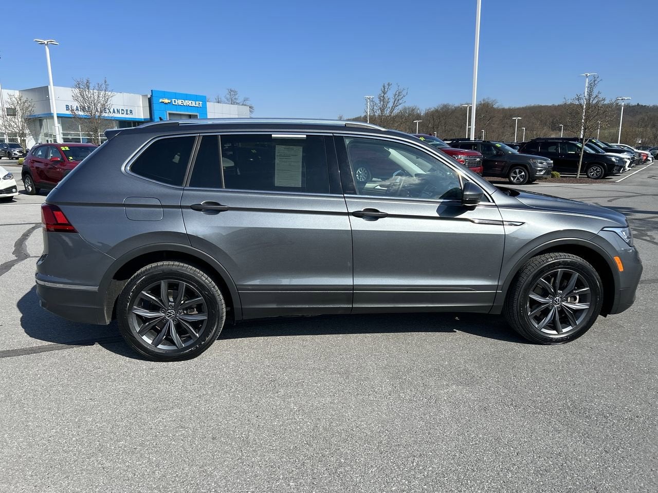 2022 Volkswagen Tiguan SE