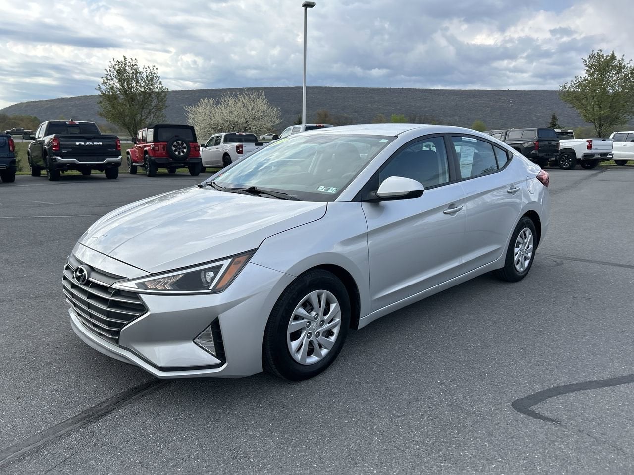 2019 Hyundai Elantra SE