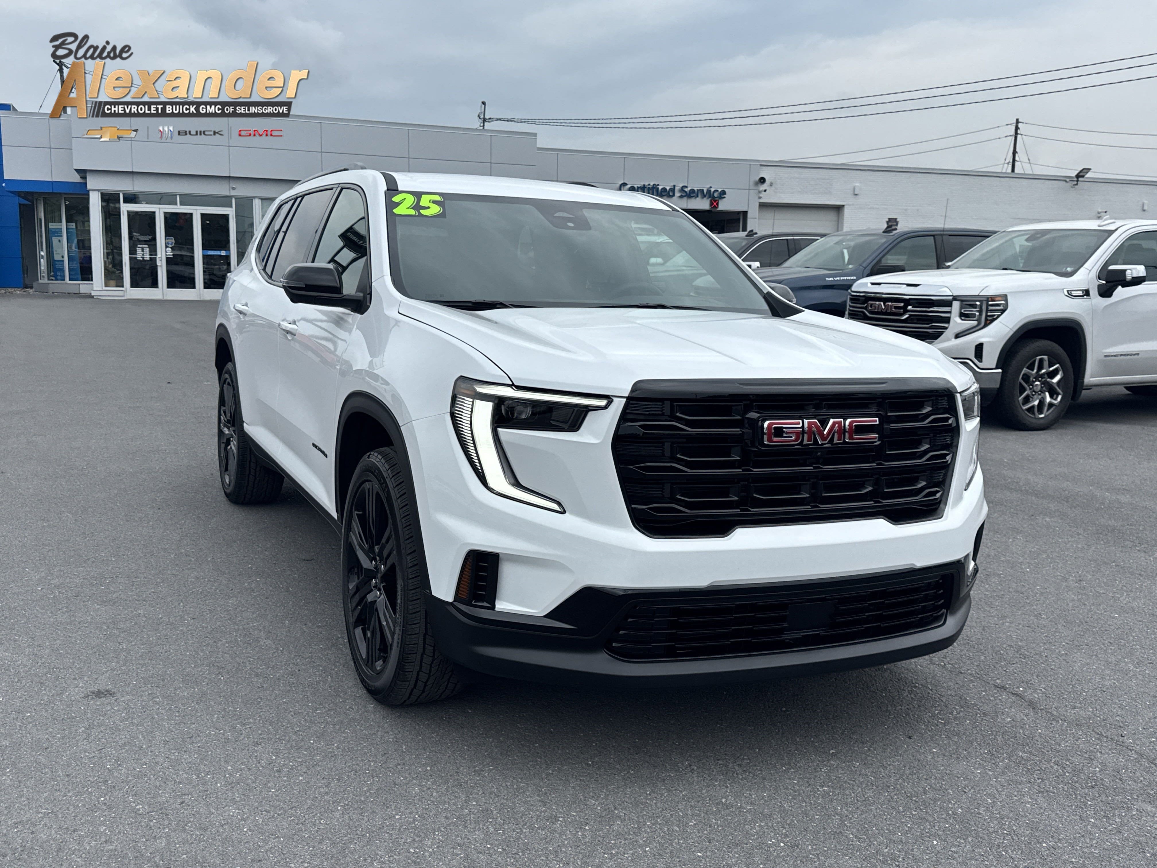2025 GMC Acadia Elevation