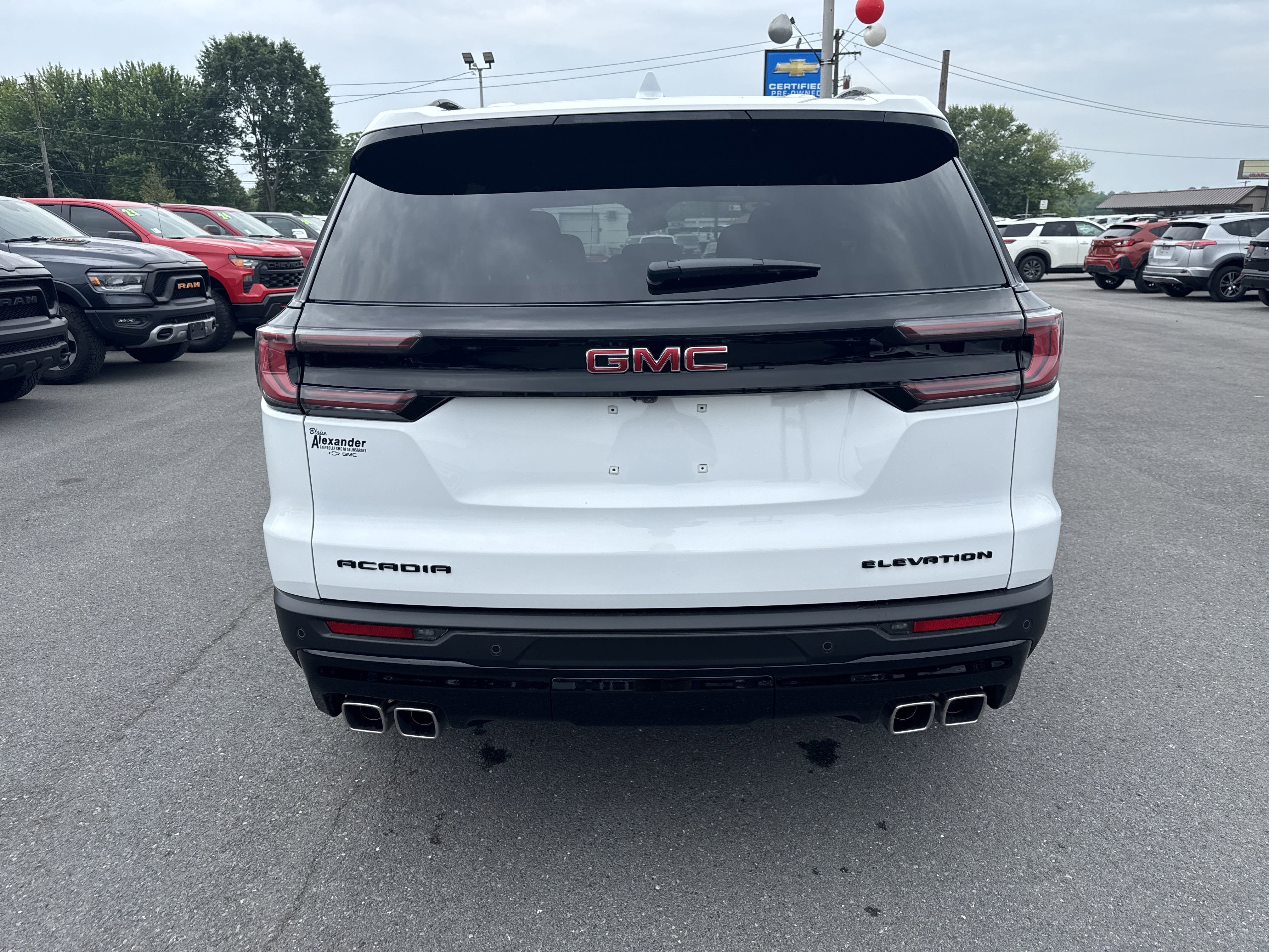2025 GMC Acadia Elevation