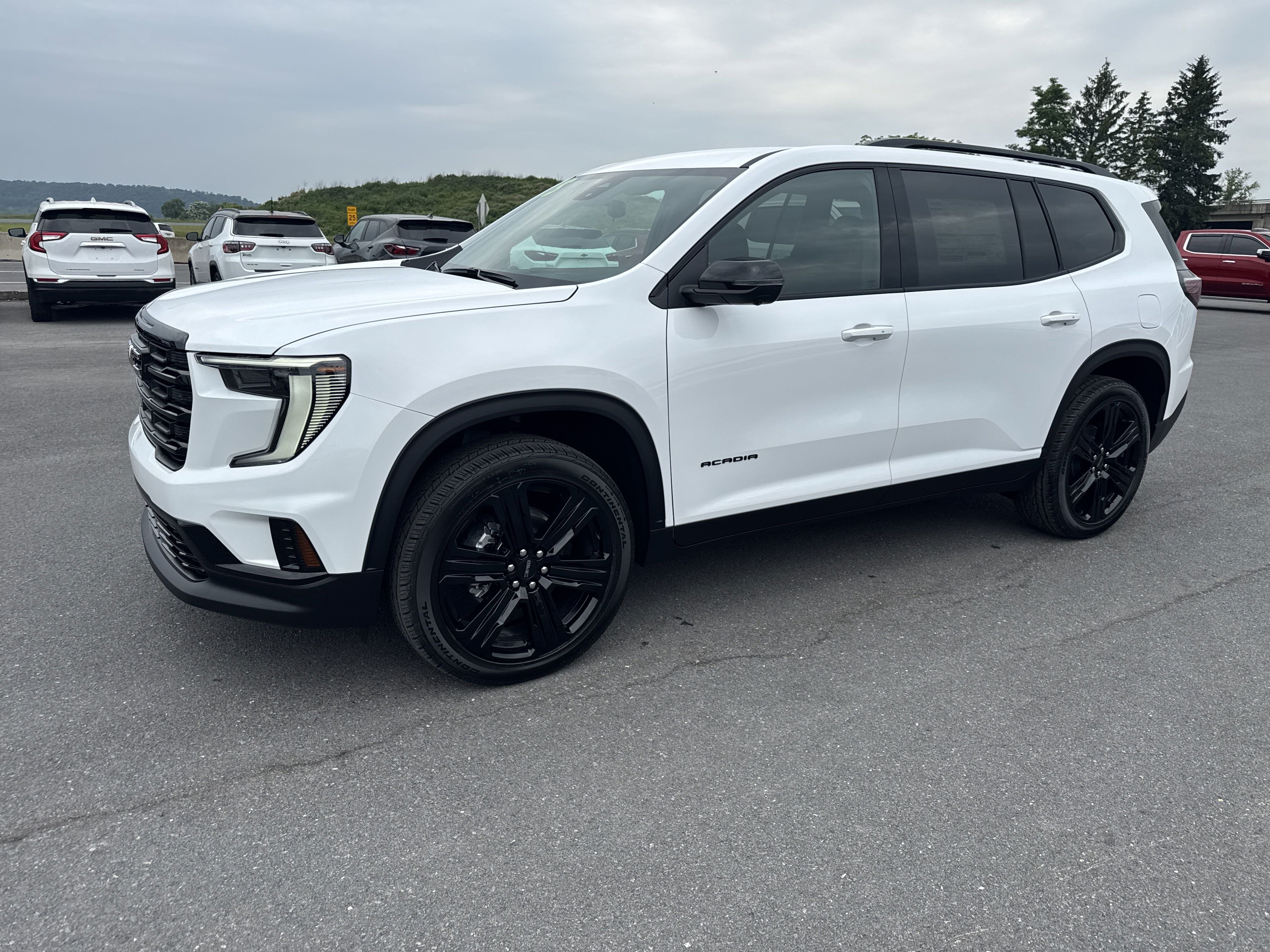 2025 GMC Acadia Elevation