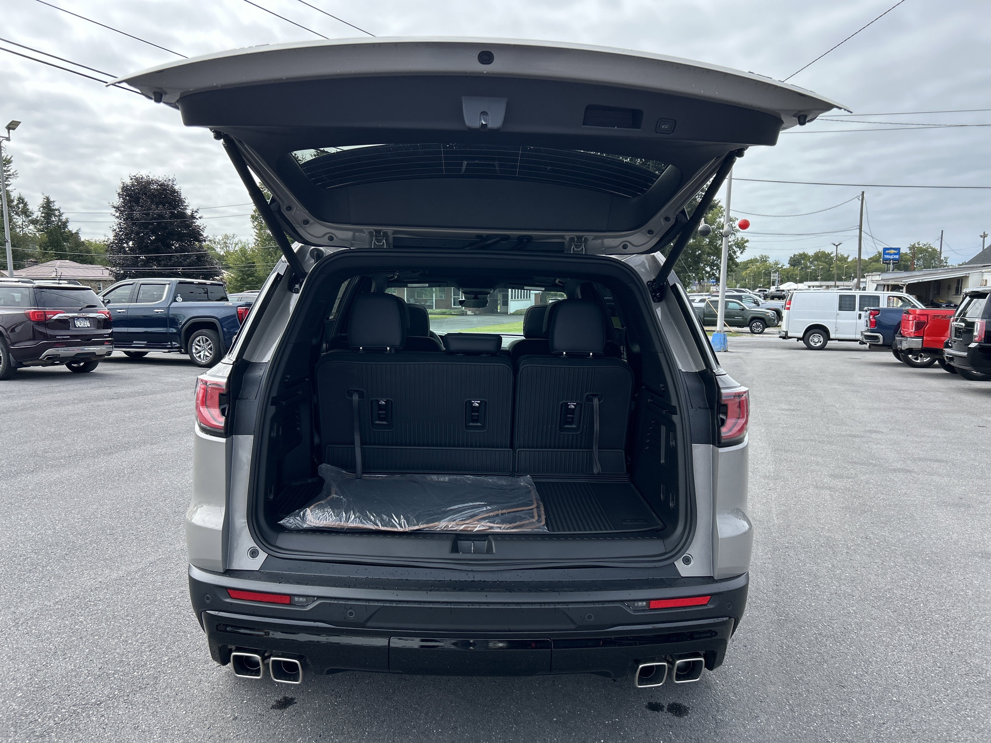2026 GMC Acadia AT4