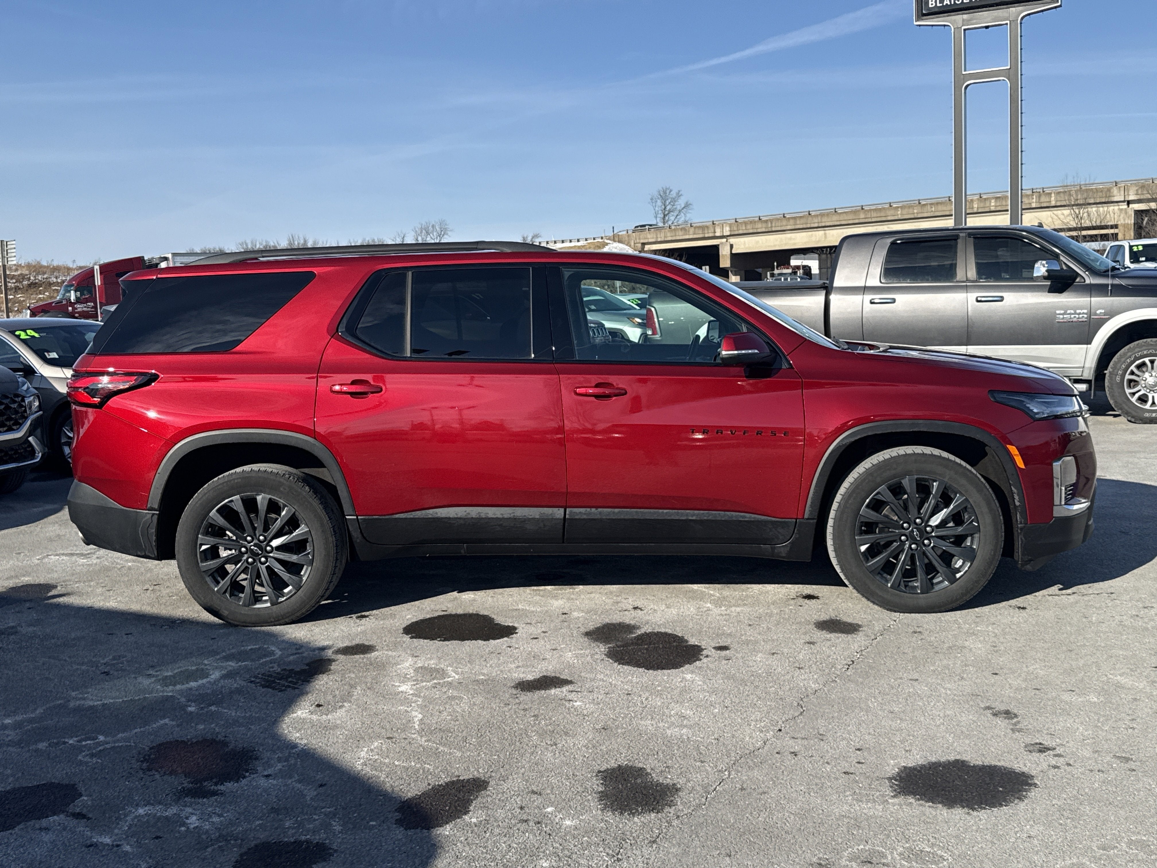 2023 Chevrolet Traverse RS