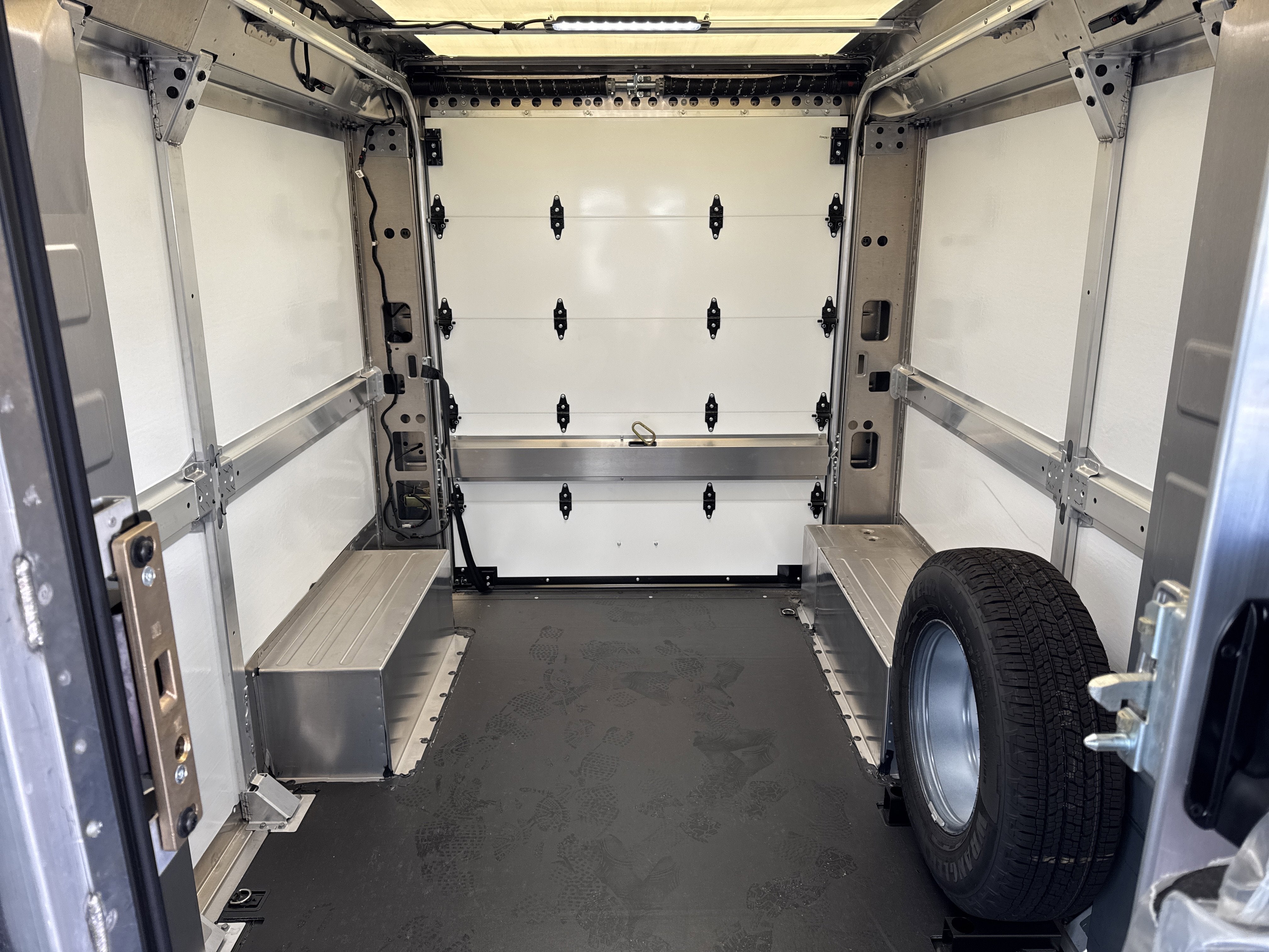 2025 Chevrolet BrightDrop 400 AWD 400