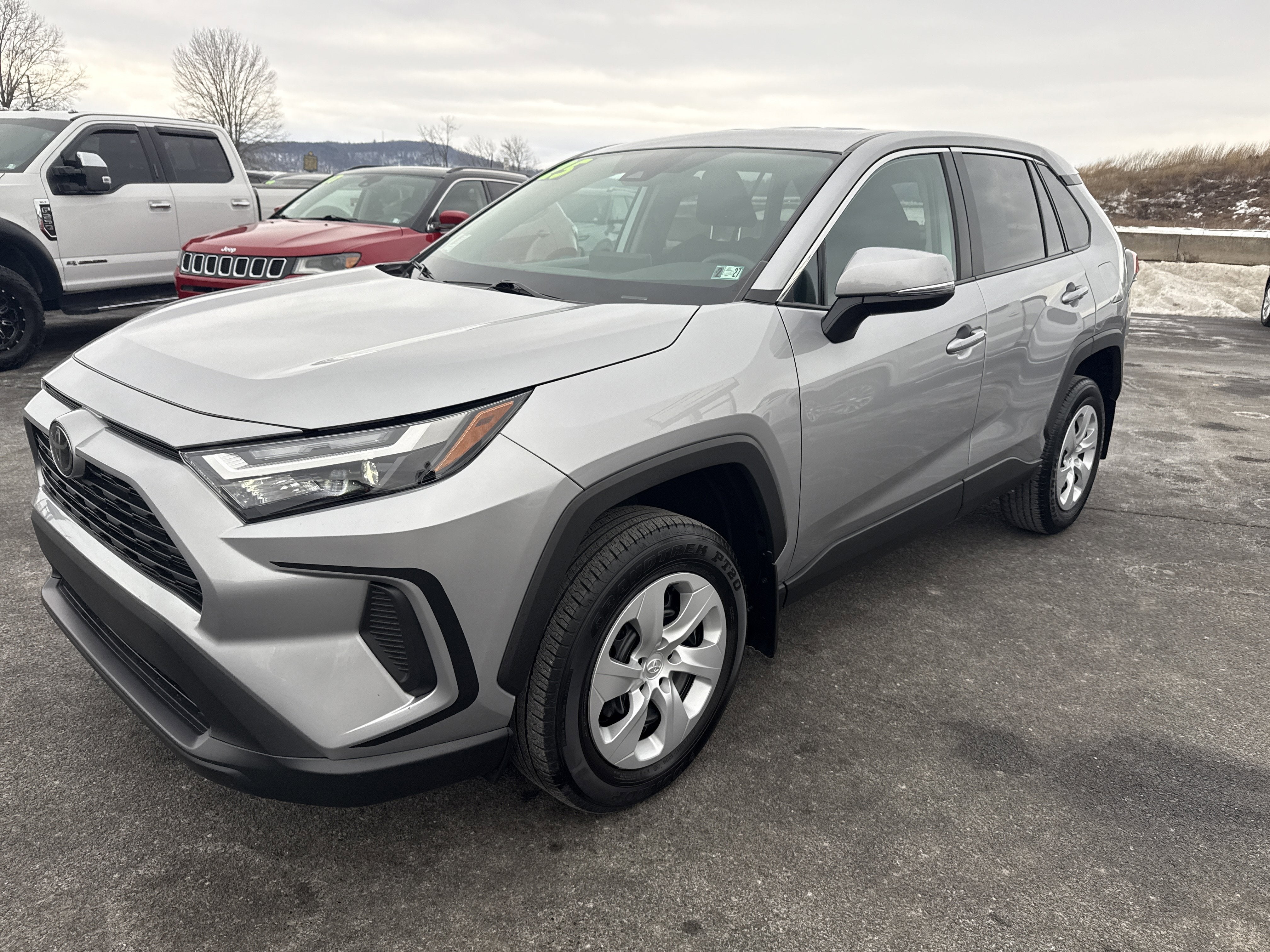 2025 Toyota RAV4 LE