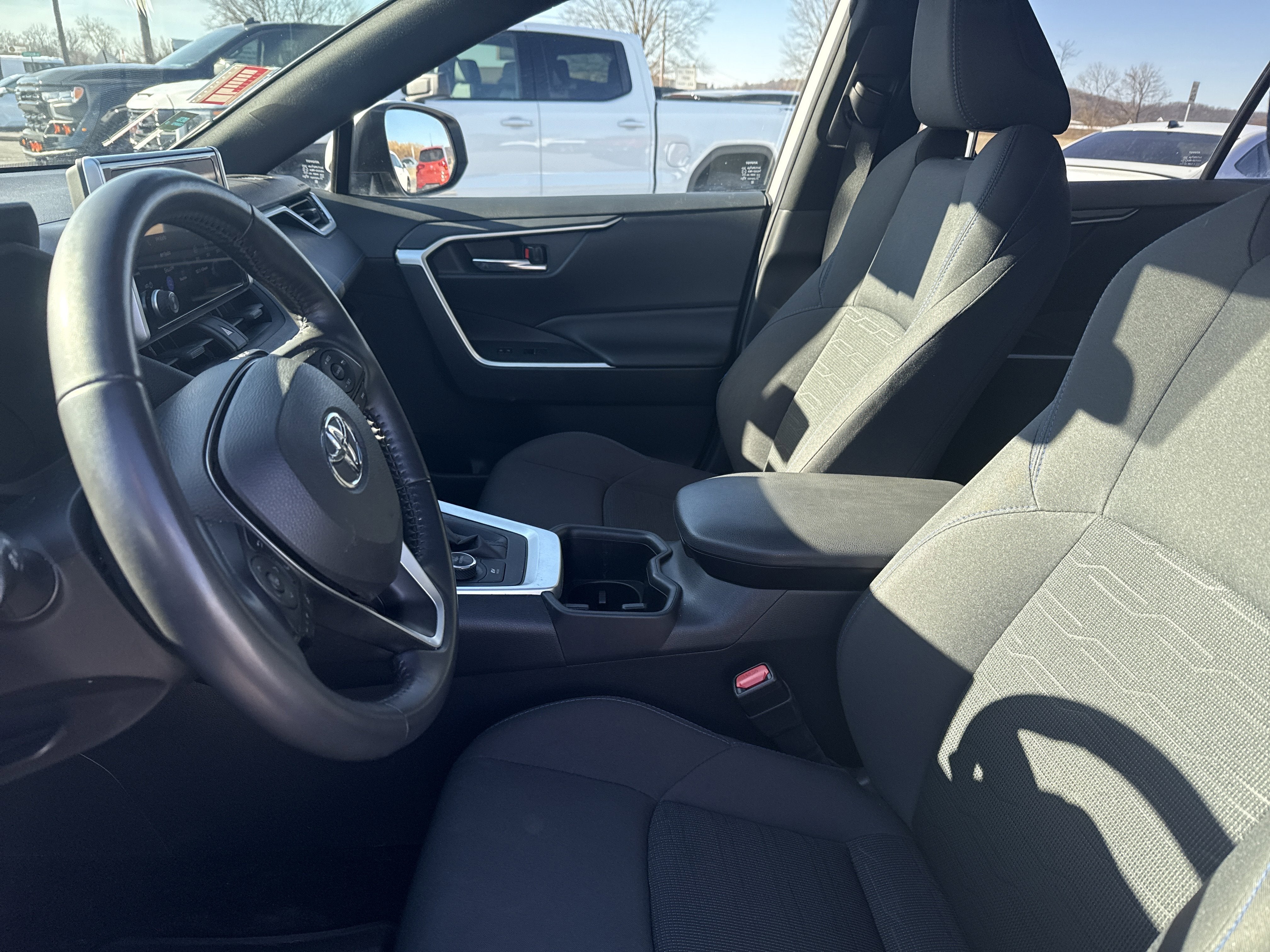 2023 Toyota RAV4 Hybrid SE