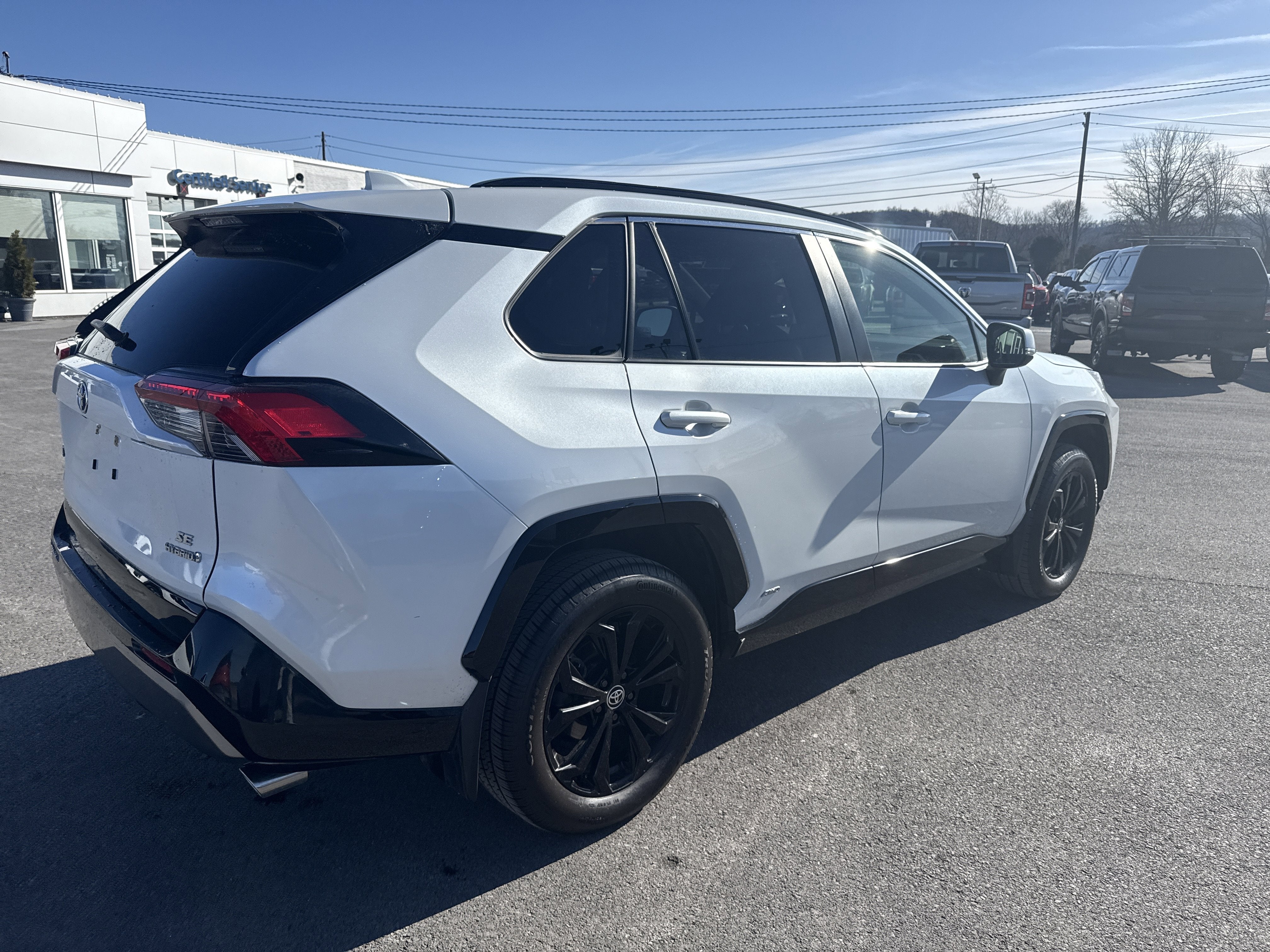2023 Toyota RAV4 Hybrid SE