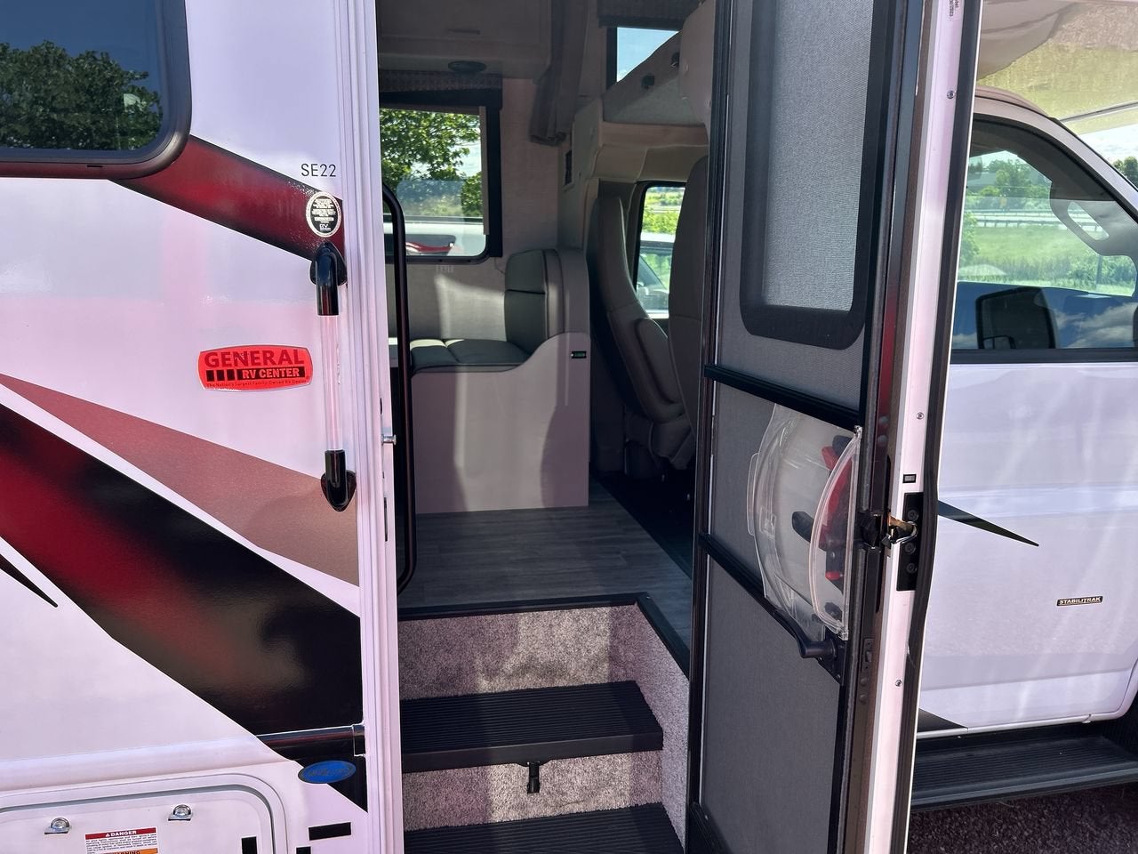 2024 THOR QUANTUM Van 159"