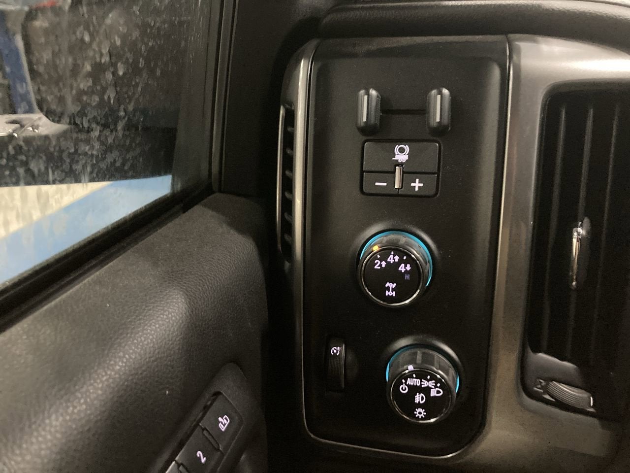 2015 Chevrolet Silverado 3500HD Built After Aug 14 LTZ