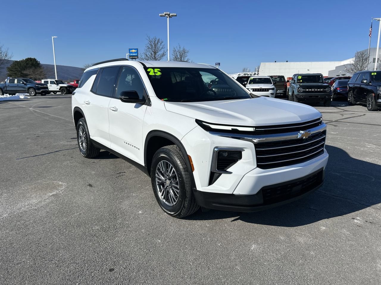 2025 Chevrolet Traverse AWD LT