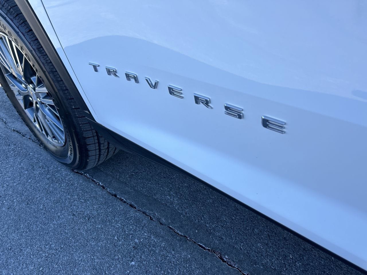 2025 Chevrolet Traverse AWD LT