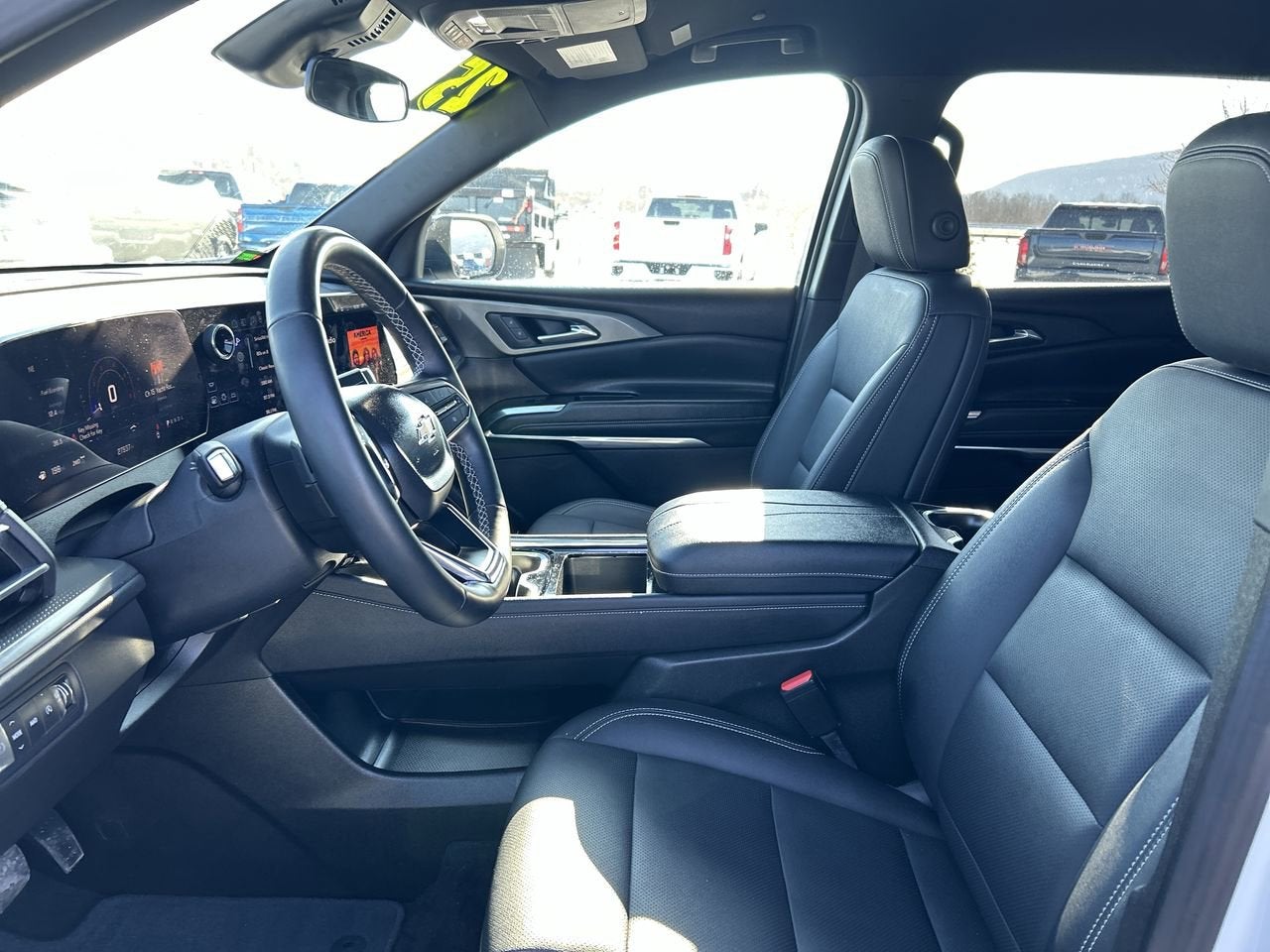 2025 Chevrolet Traverse AWD LT