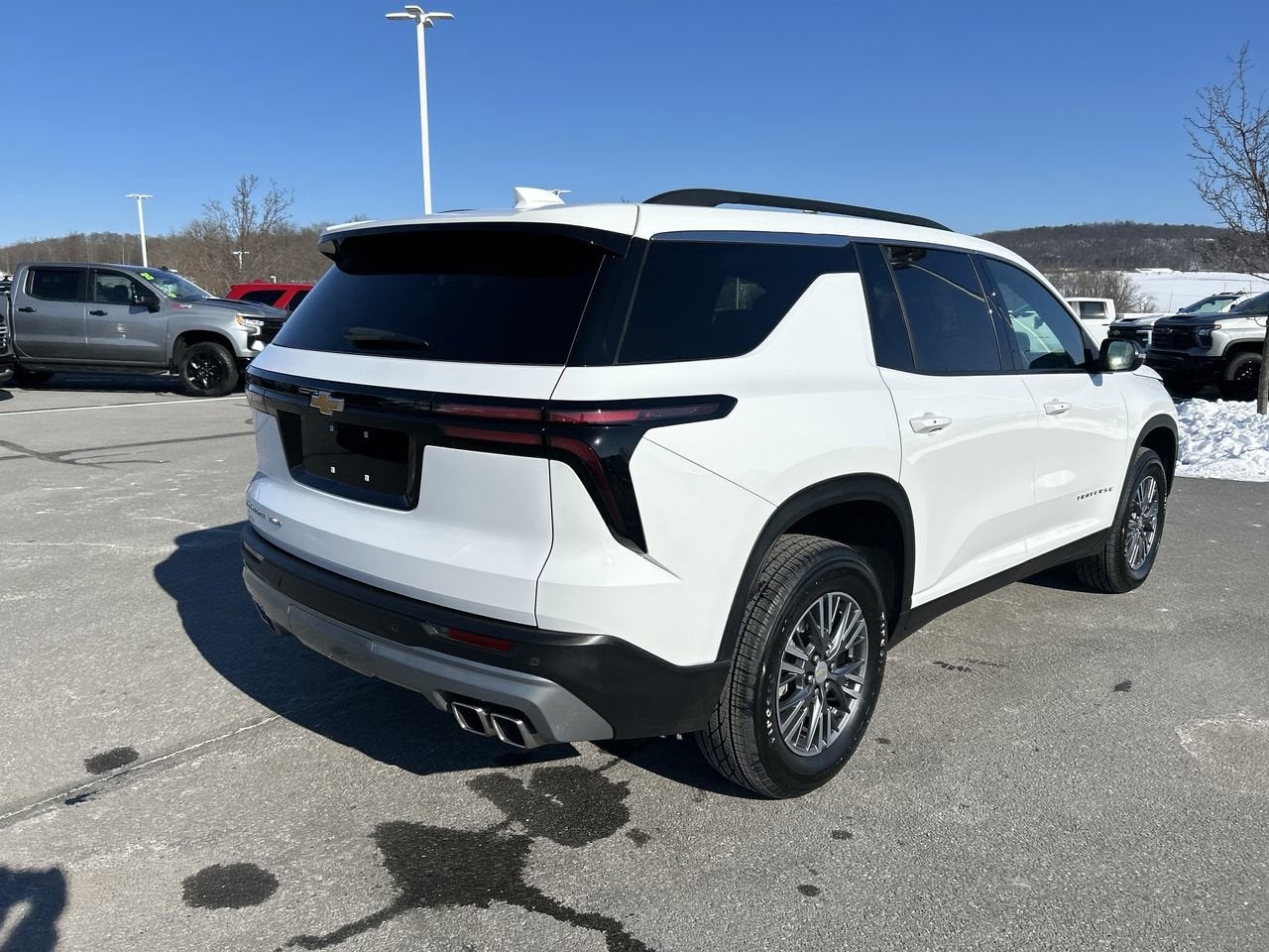 2025 Chevrolet Traverse AWD LT