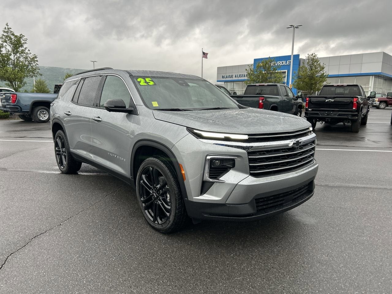 2025 Chevrolet Traverse AWD LT