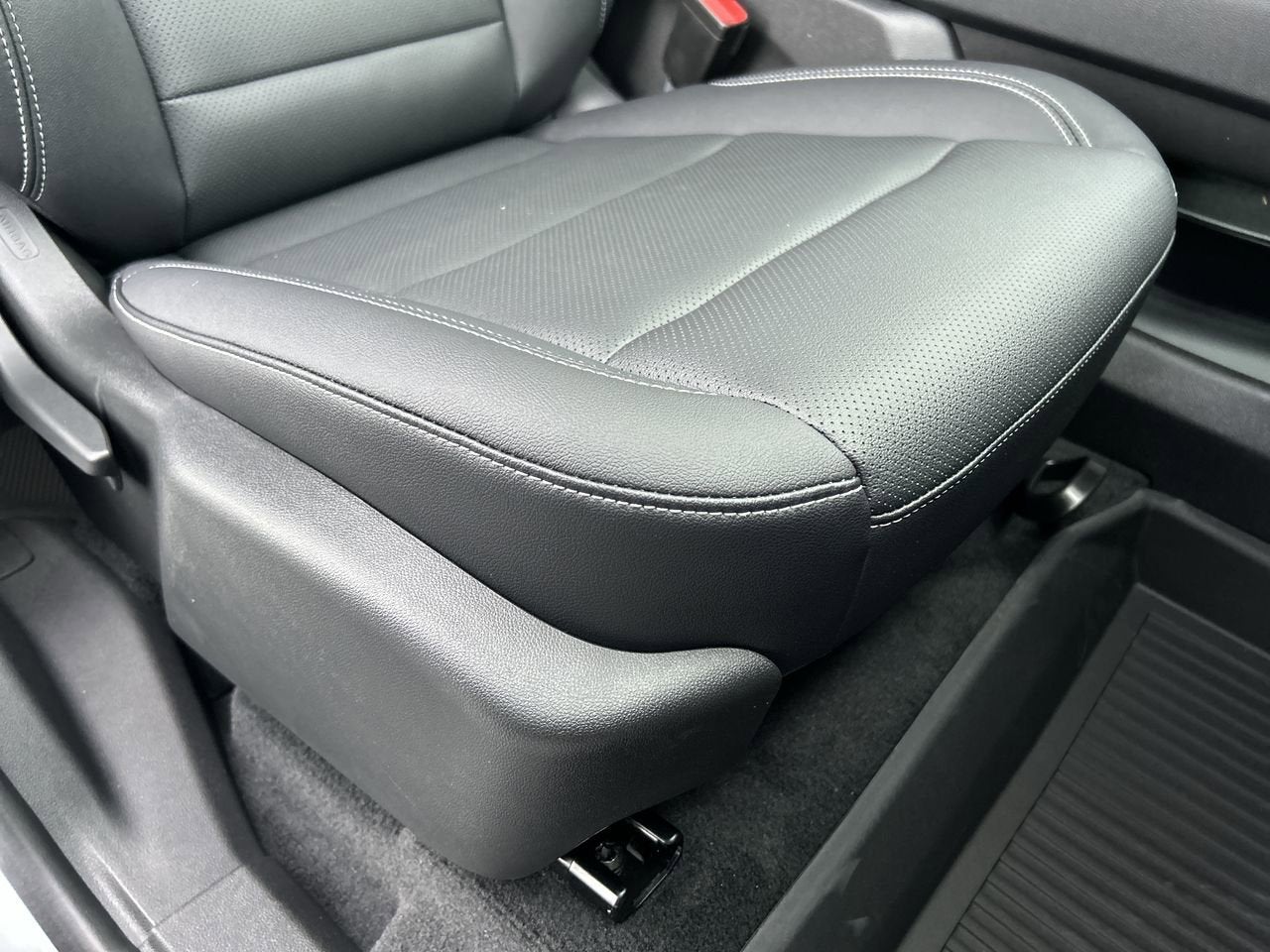 2025 Chevrolet Traverse AWD LT