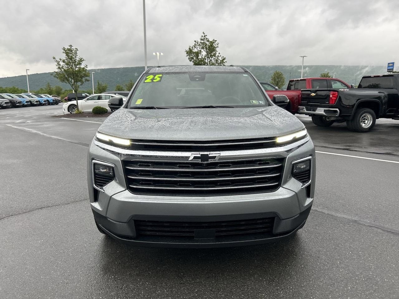 2025 Chevrolet Traverse AWD LT